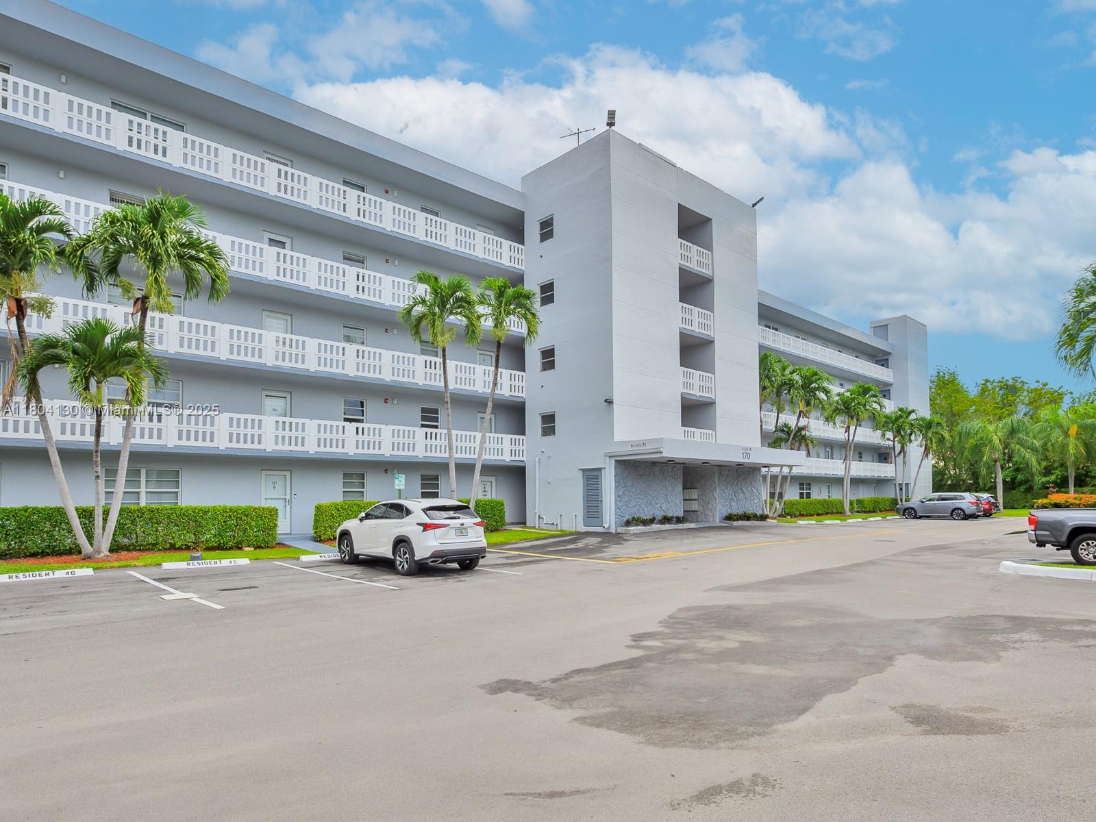 Meadowbrook Lakes View Co