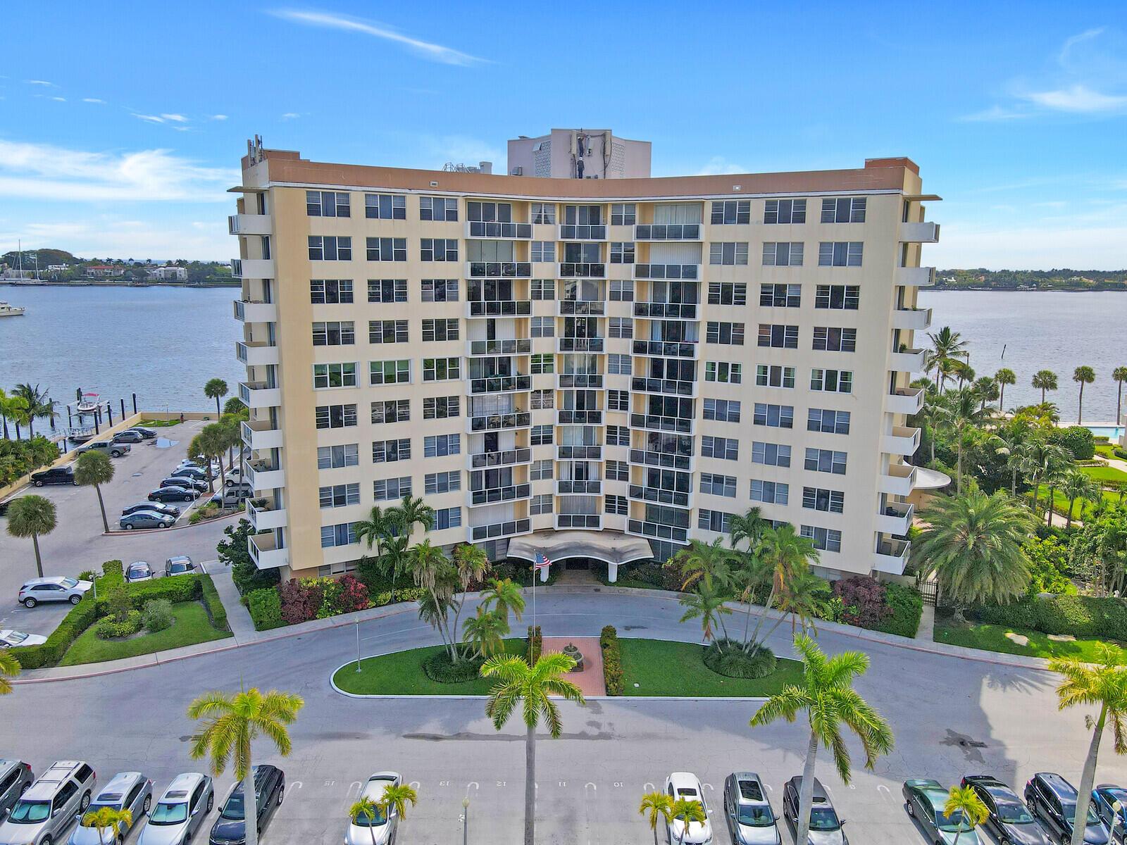 La Fontana Apts Of Palm B