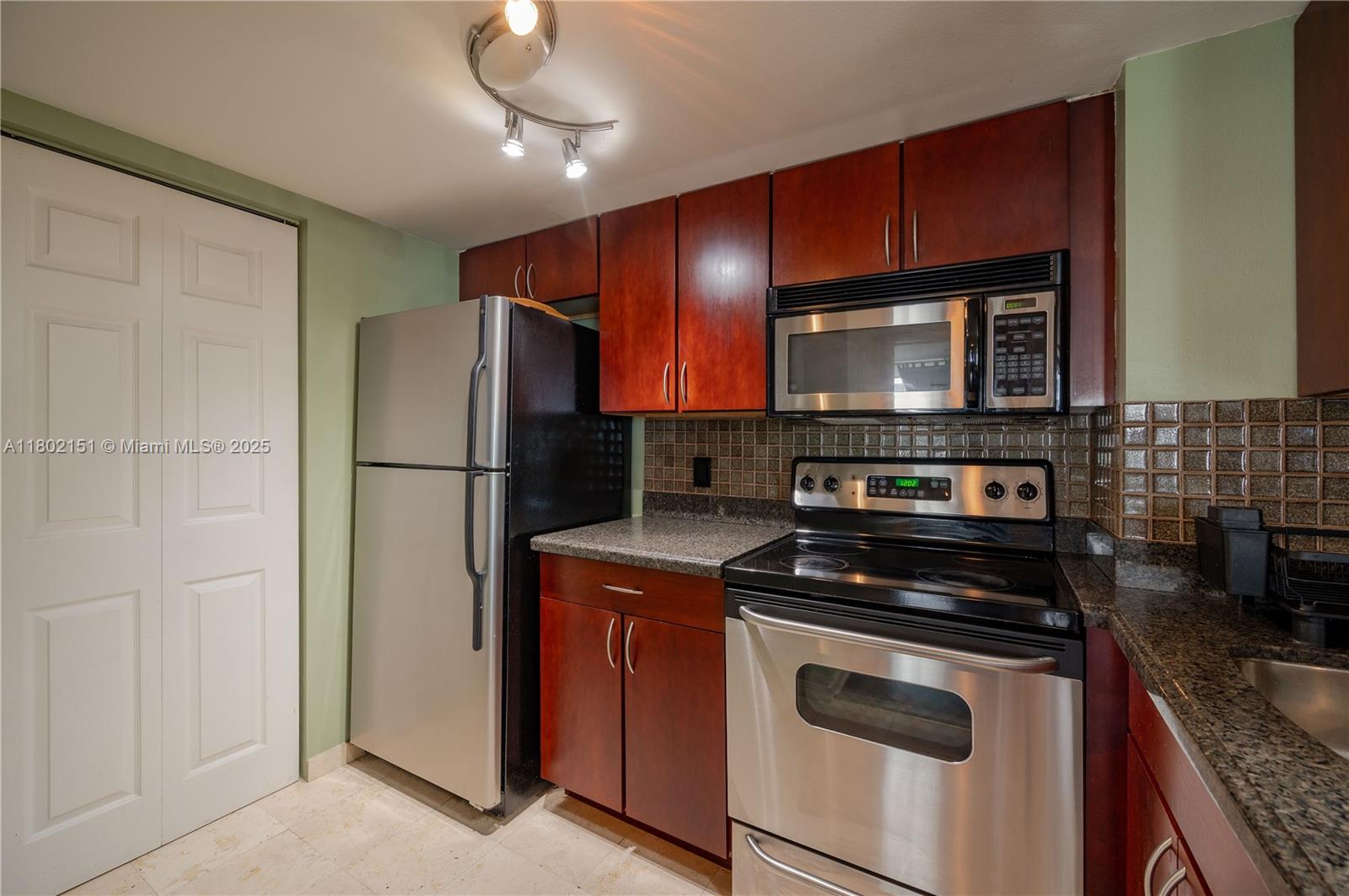 770 Claughton Island Dr #809, Miami FL 33131