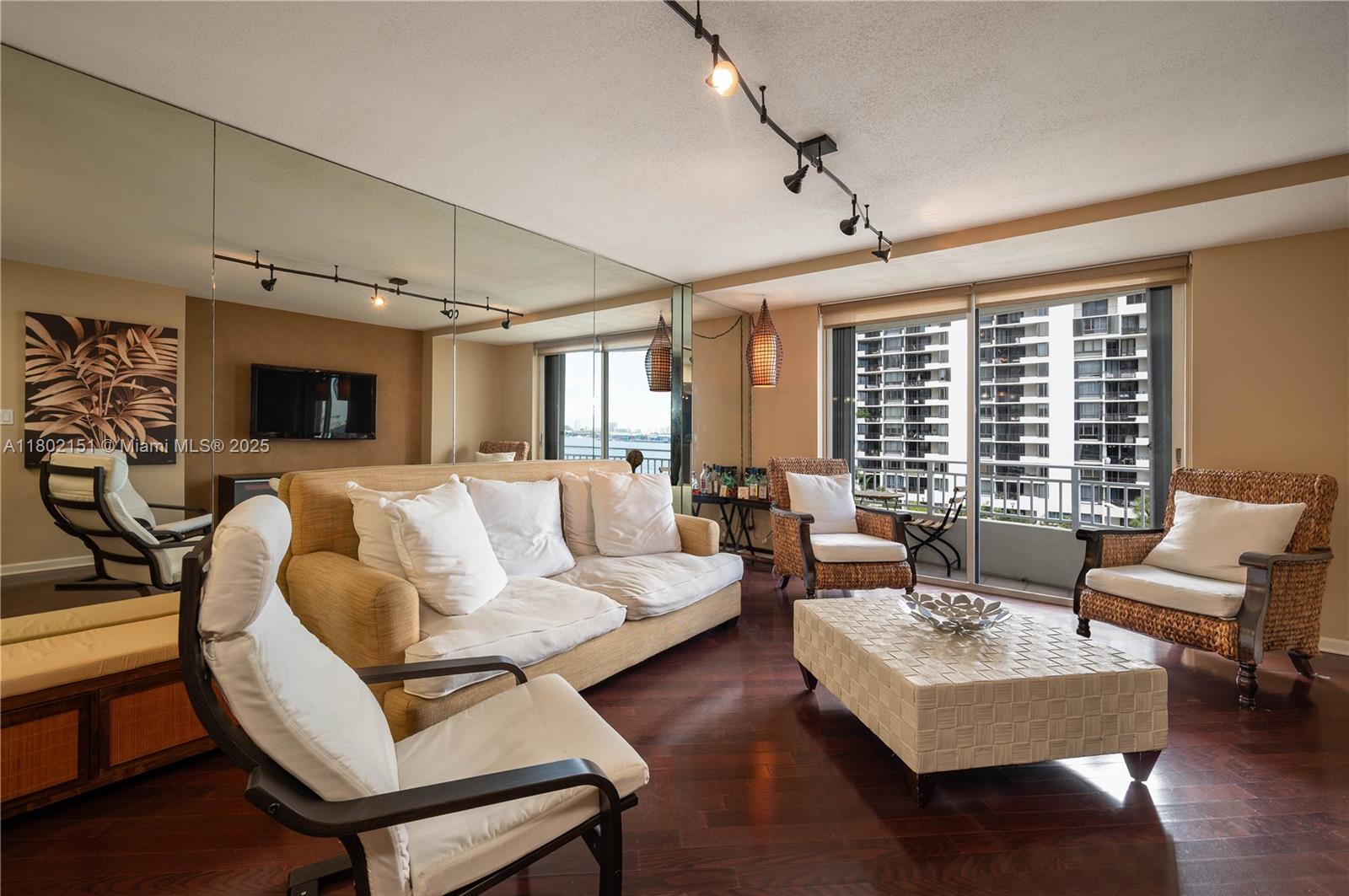 770 Claughton Island Dr #809, Miami FL 33131