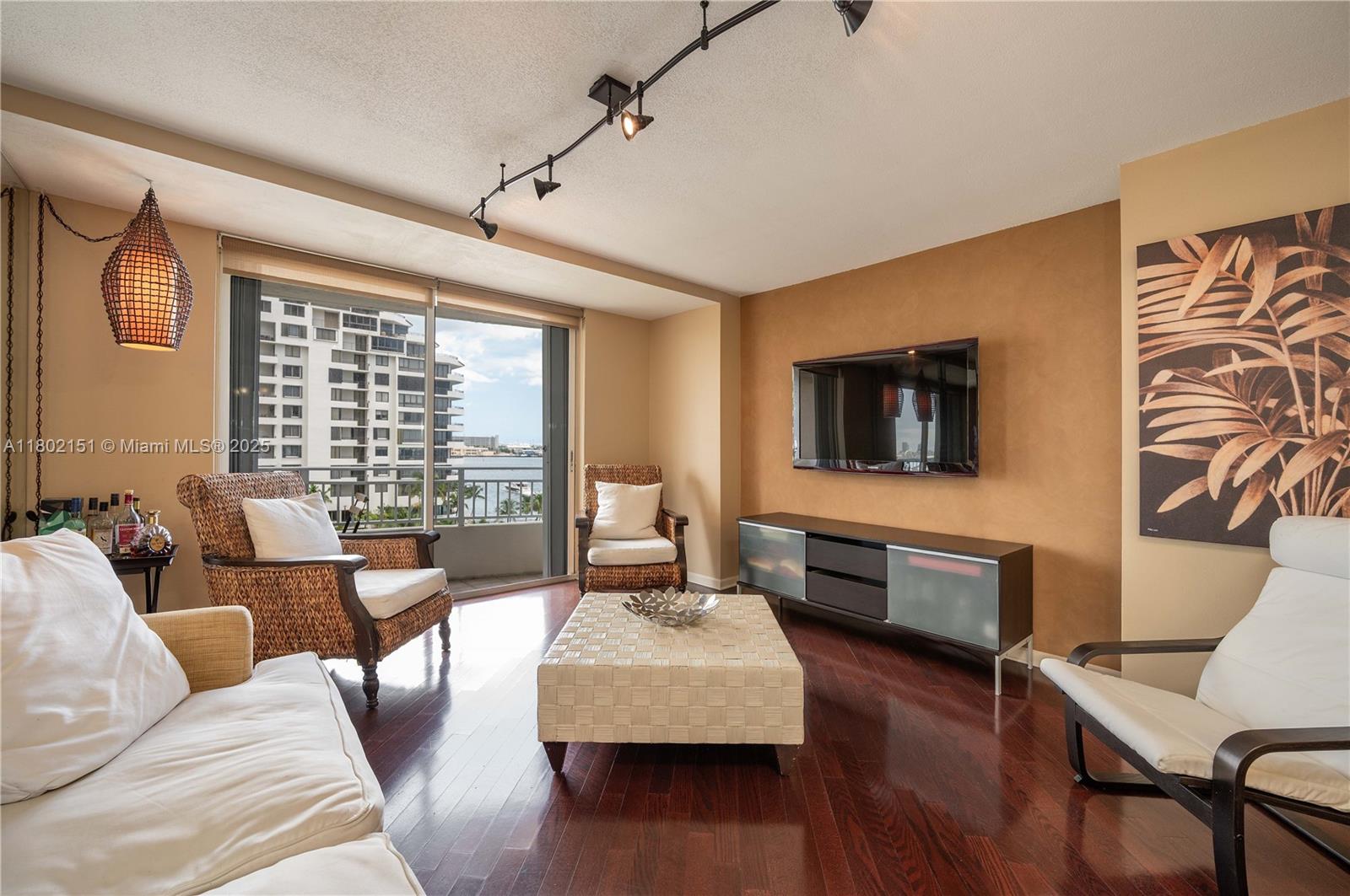 770 Claughton Island Dr #809, Miami FL 33131