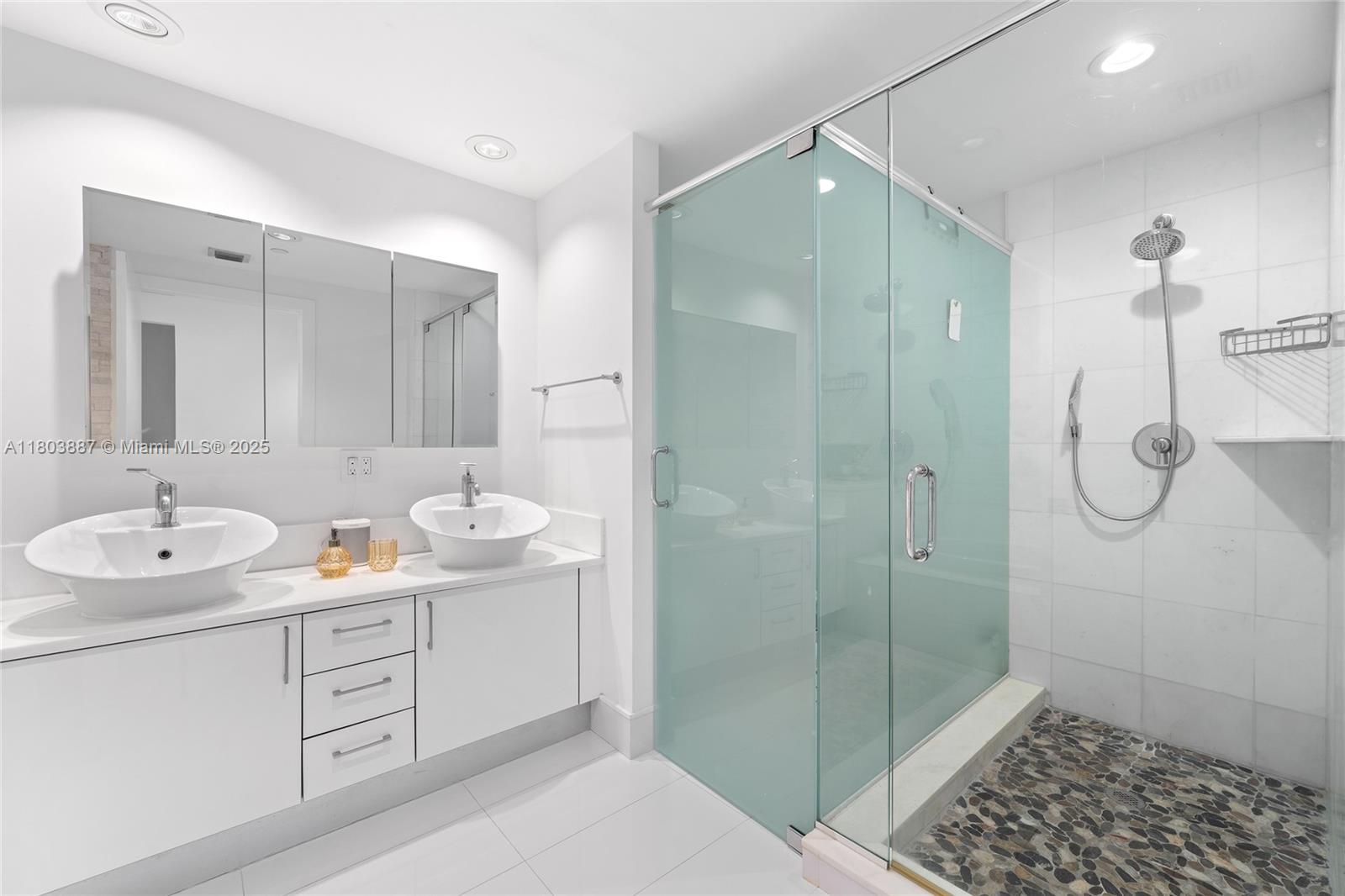 2950 NE 188th St #540, Aventura FL 33180