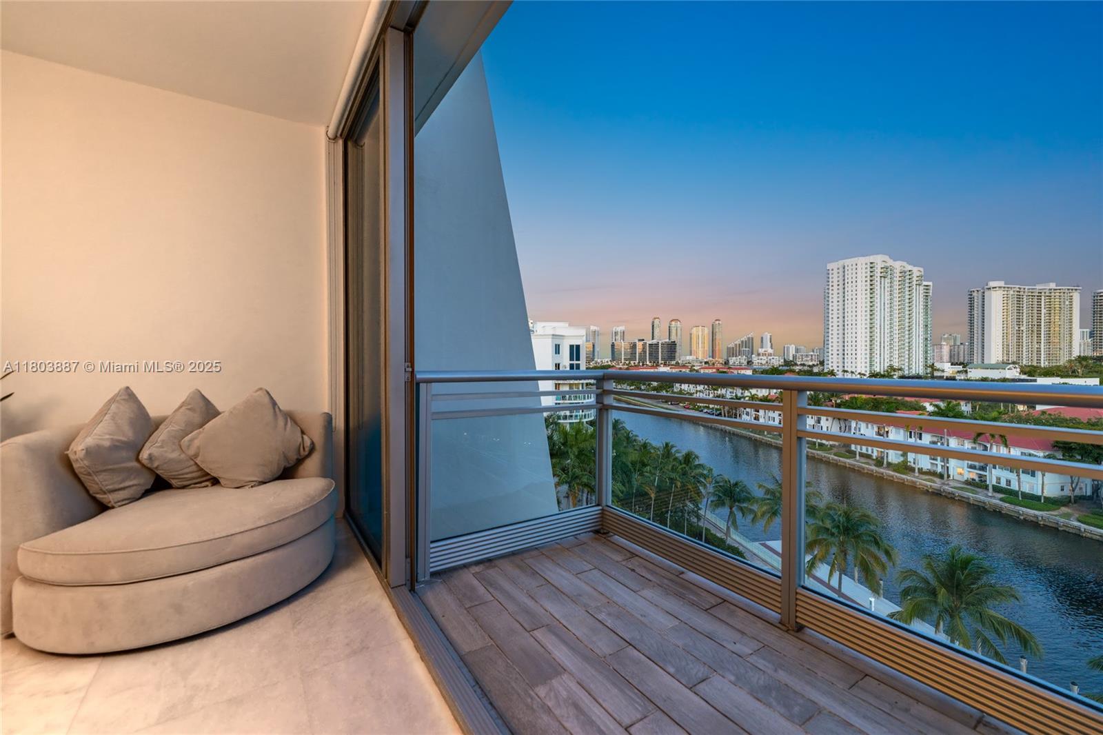 2950 NE 188th St #540, Aventura FL 33180
