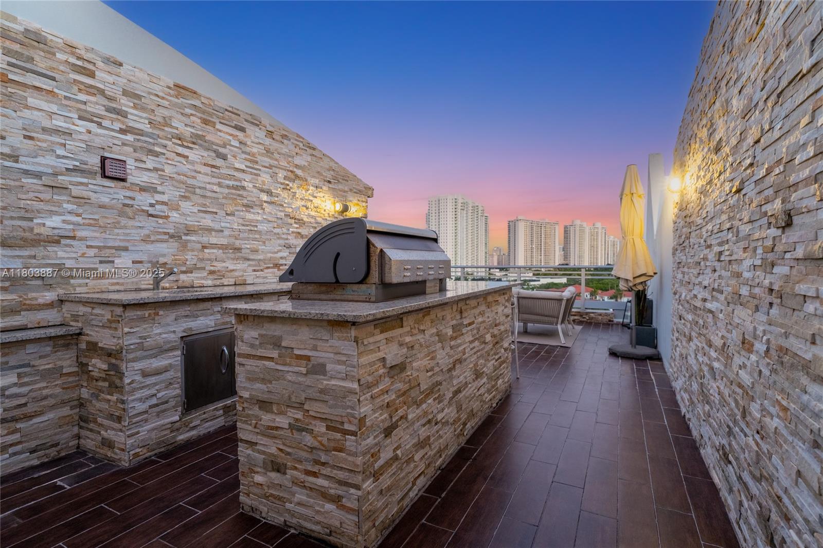 2950 NE 188th St #540, Aventura FL 33180