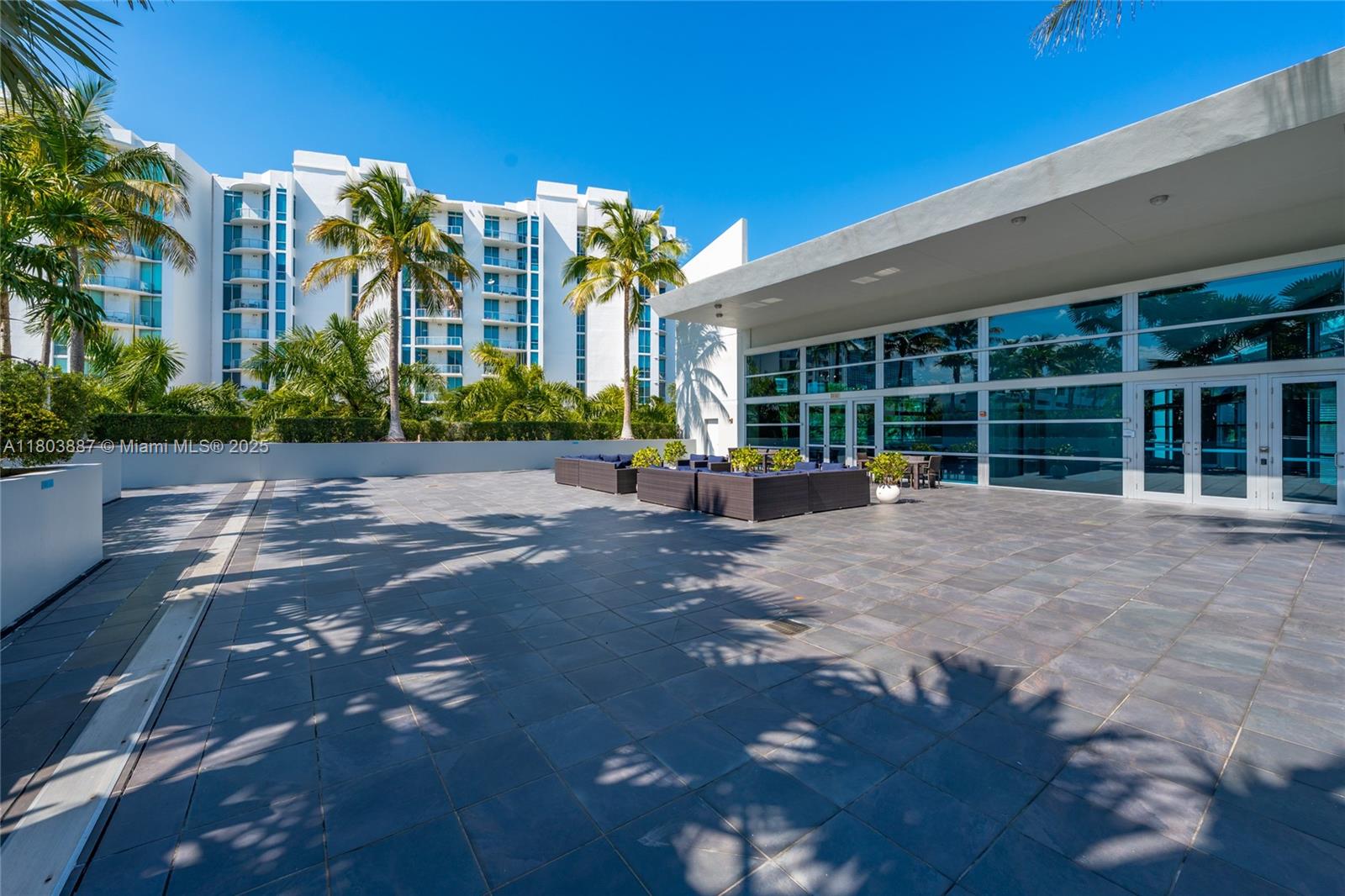 2950 NE 188th St #540, Aventura FL 33180