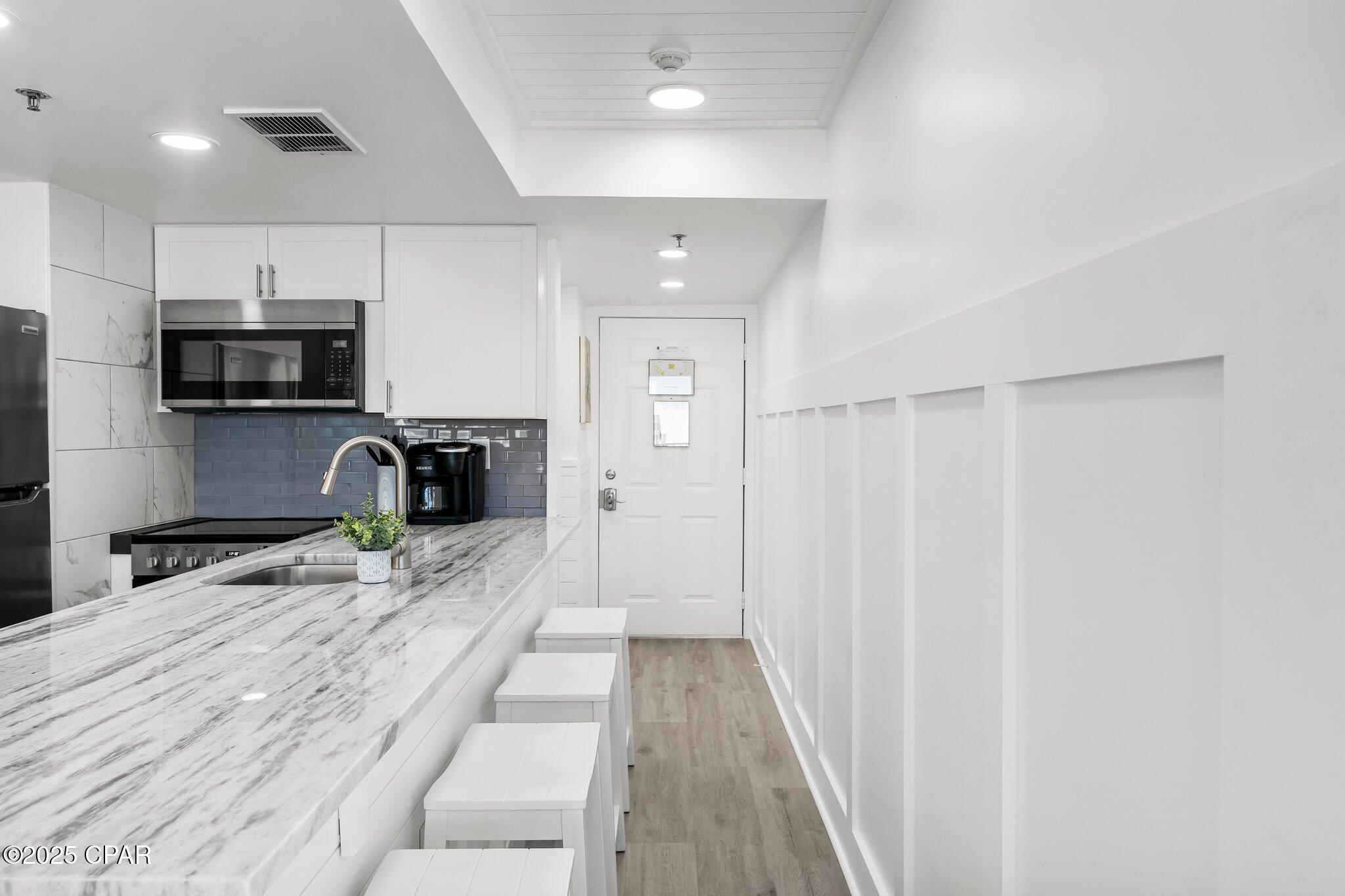 Image 10 For 9850 Thomas Drive 1112e
