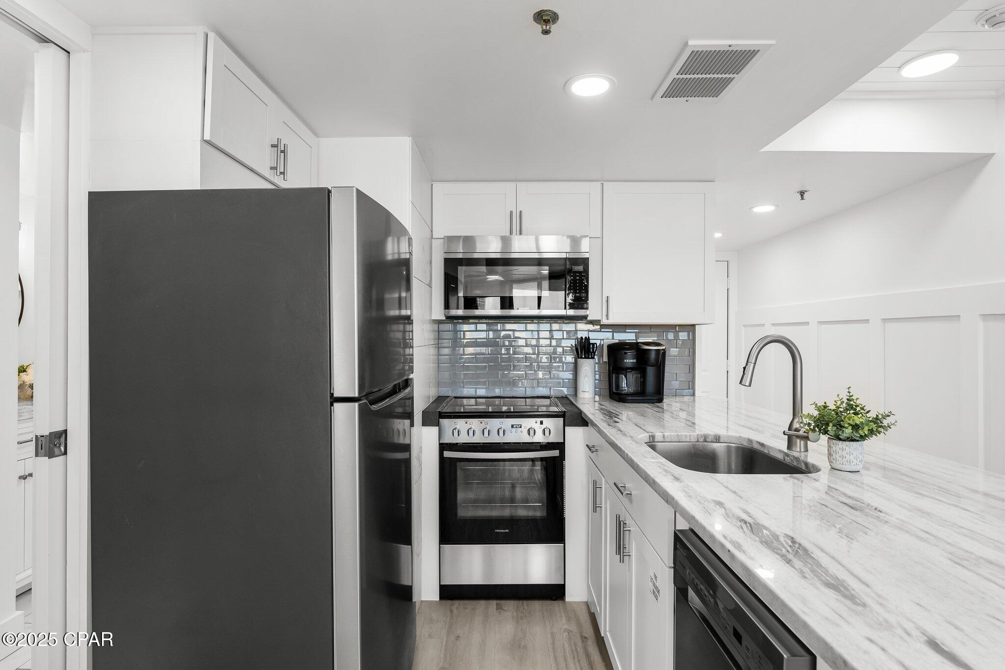 Image 7 For 9850 Thomas Drive 1112e