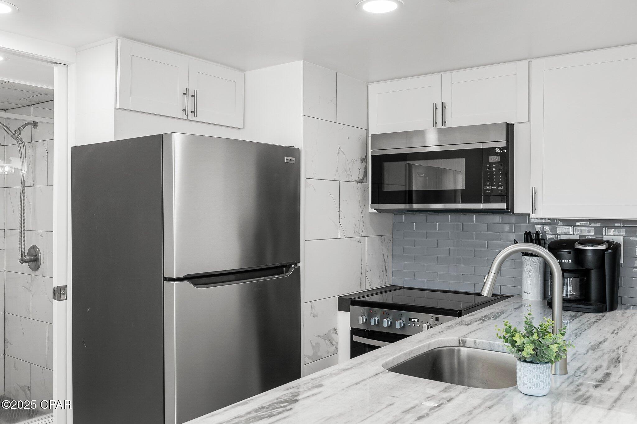Image 8 For 9850 Thomas Drive 1112e