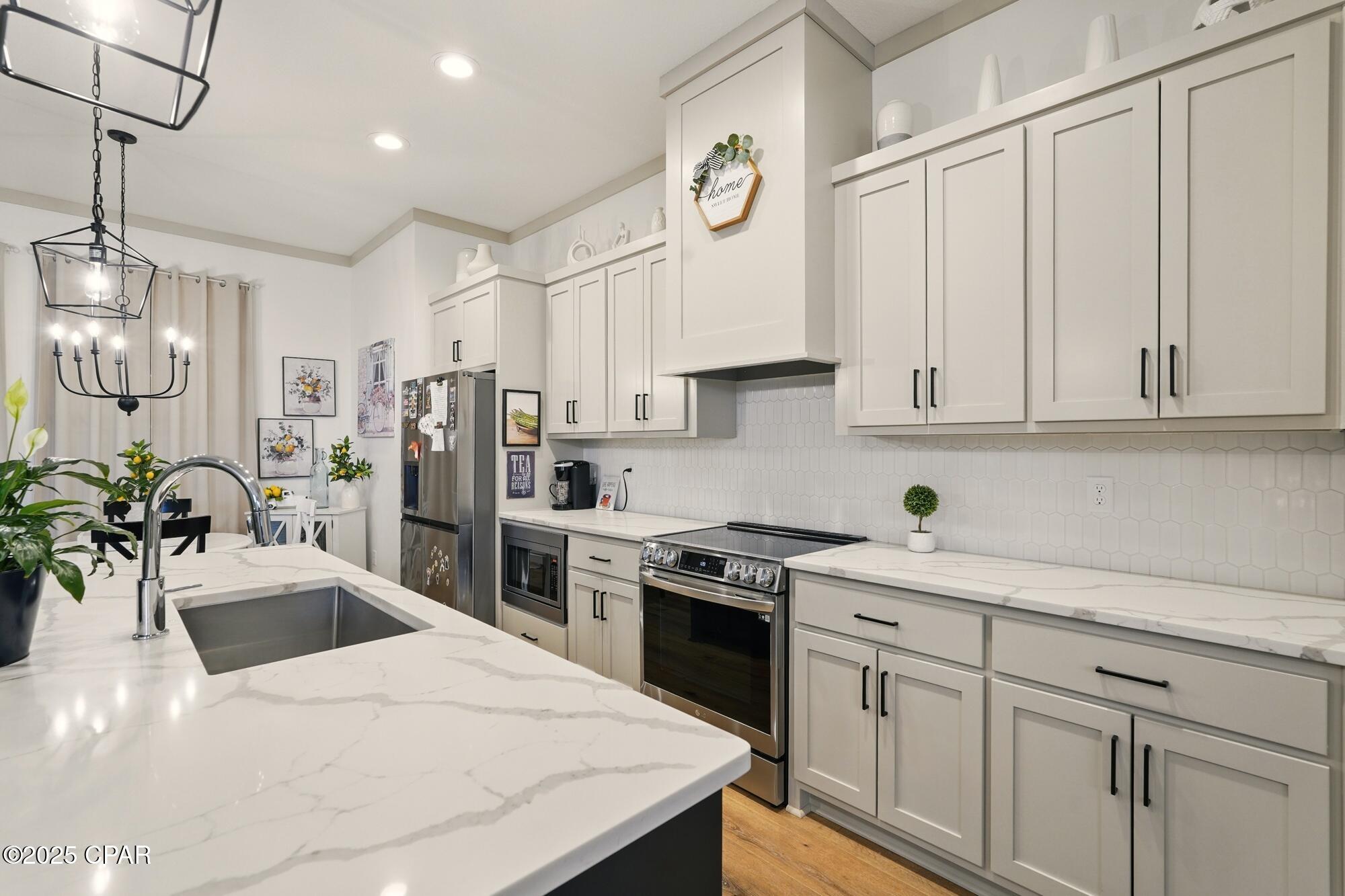 Image 16 For 3928 Sandpine Way