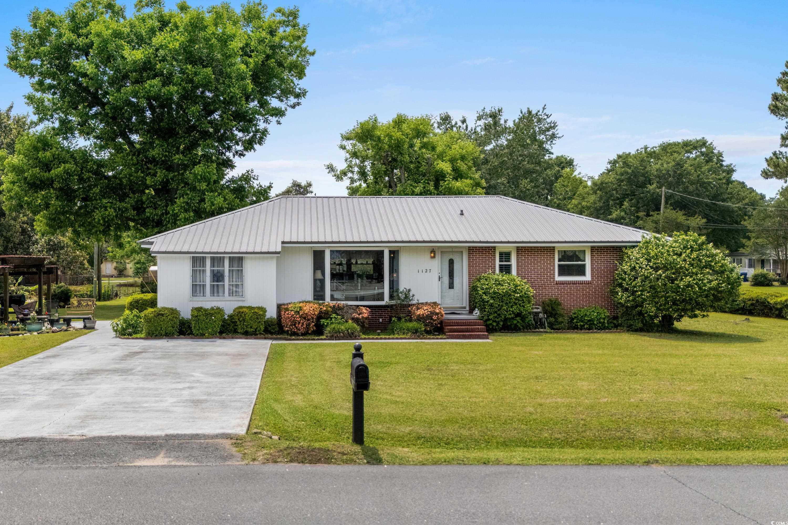 1127 Pine Dr. Myrtle Beach, SC 29577