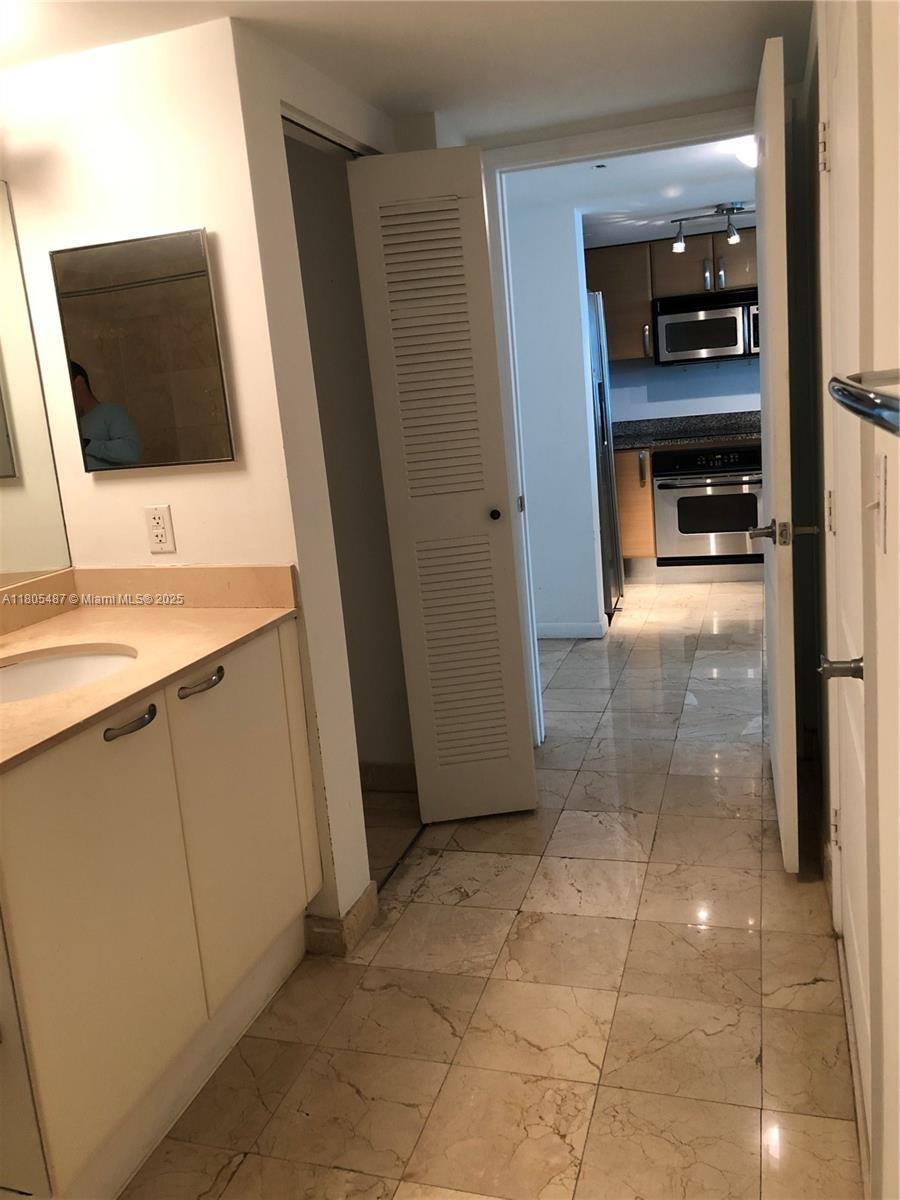 2101 Brickell Ave #1611, Miami FL 33129