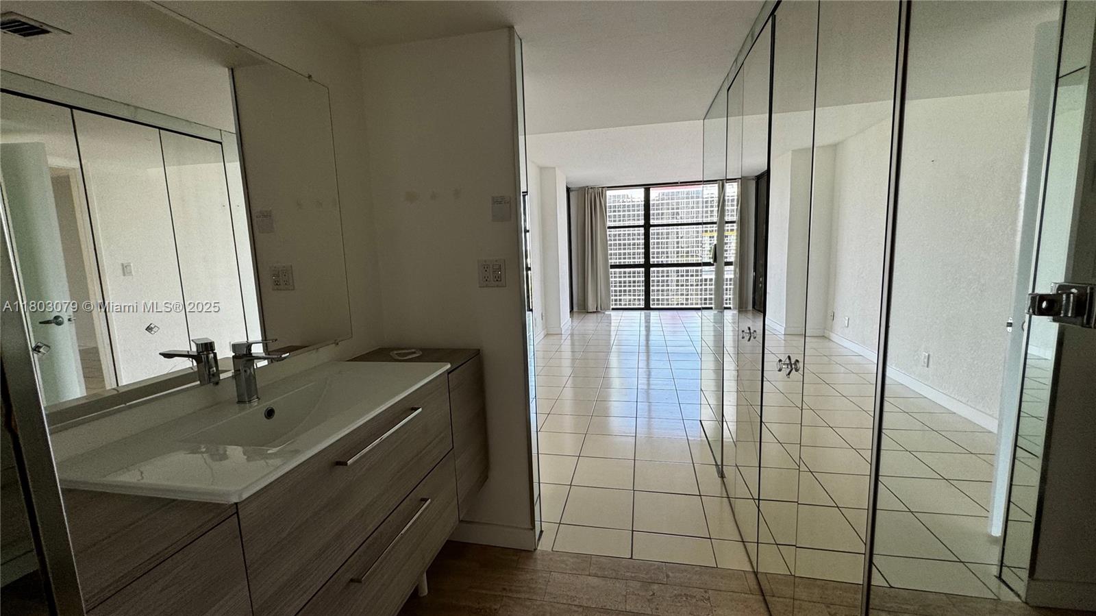 1915 Brickell Ave #C1512, Miami FL 33129