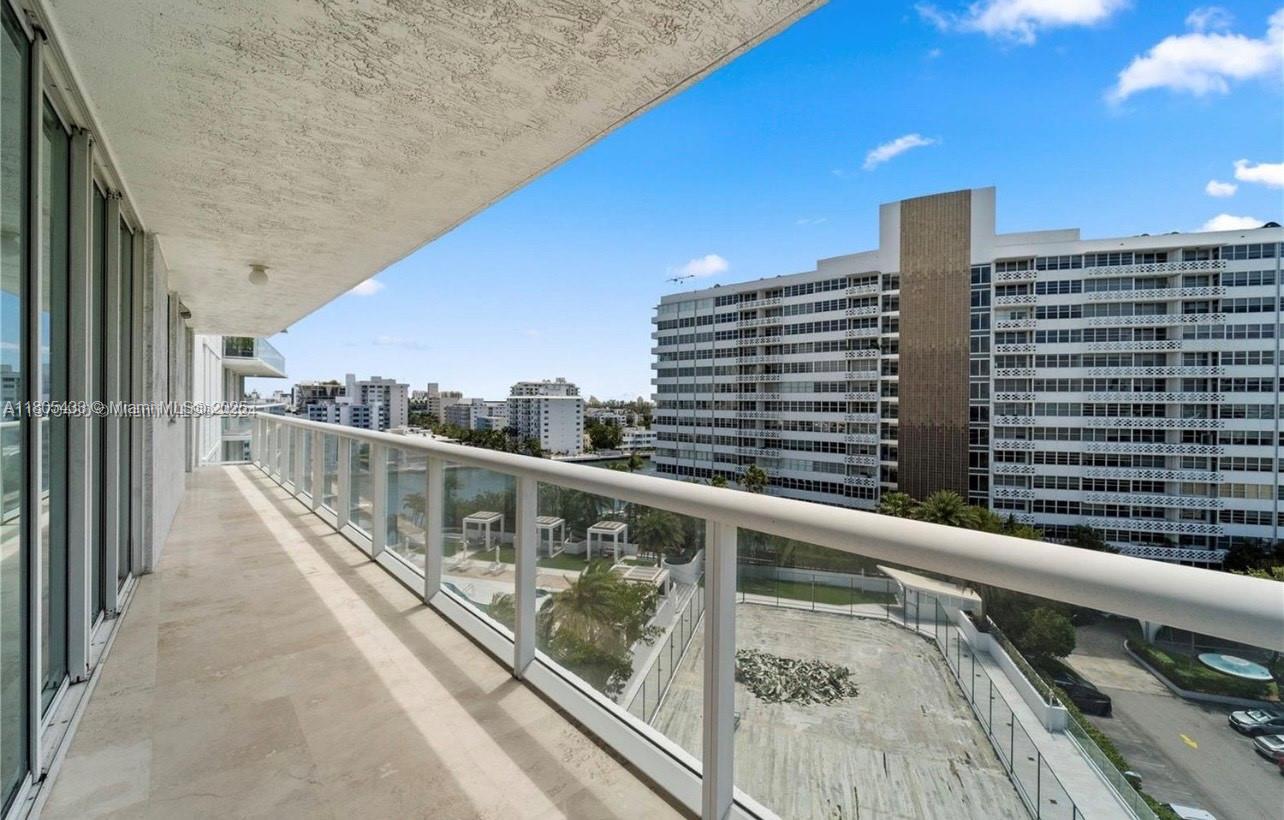 10 Venetian Way #906, Miami Beach FL 33139