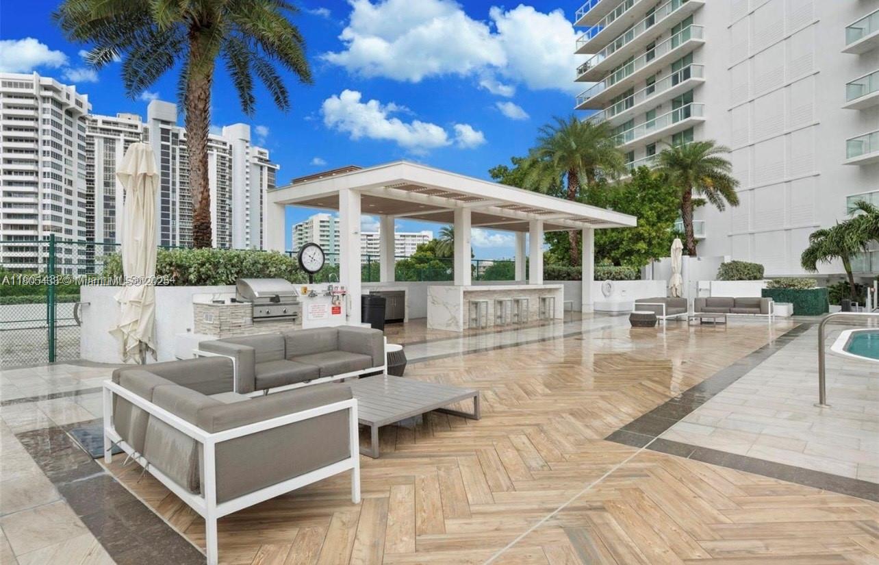 10 Venetian Way #906, Miami Beach FL 33139