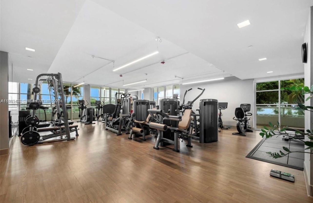 10 Venetian Way #906, Miami Beach FL 33139