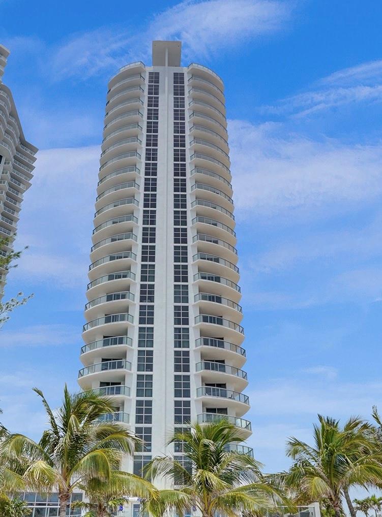Apartamento à Venda em North Miami Beach, FL