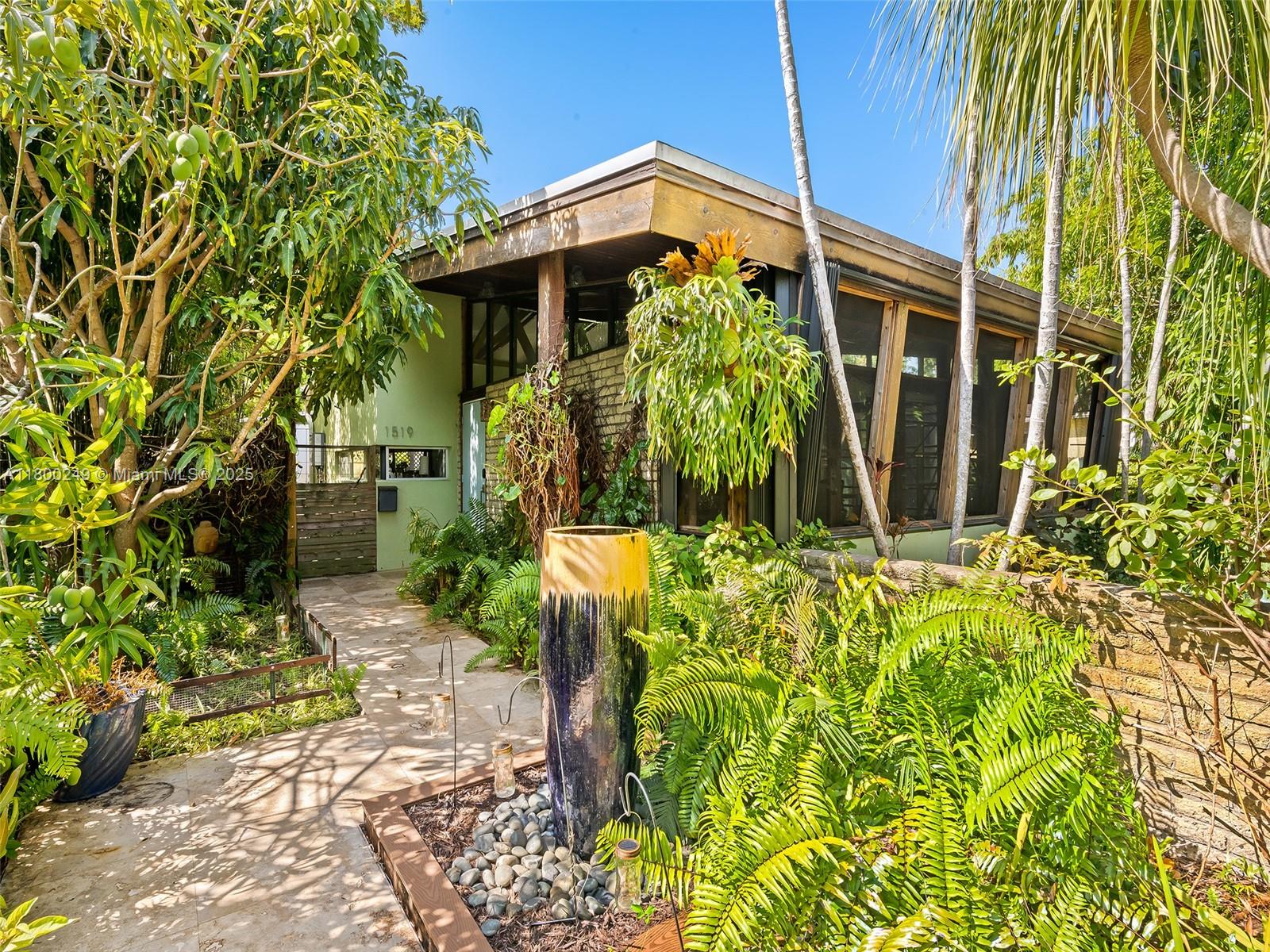 1519 Harrison St, Hollywood, Florida image 2