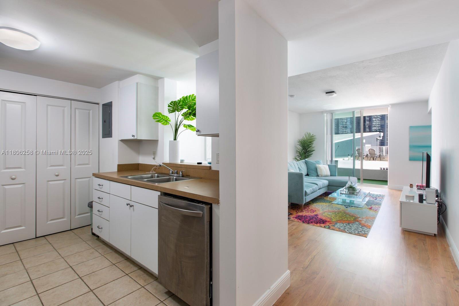 1250 S Miami Ave #904, Miami FL 33130