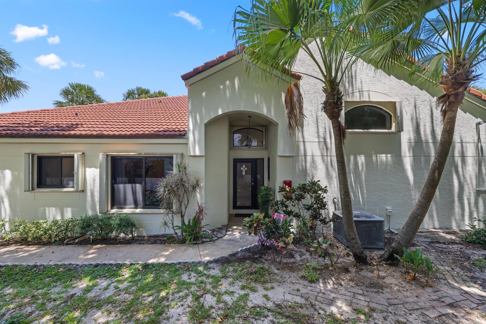 Image to showcase the property located at 703 Sea Oats Drive A-5