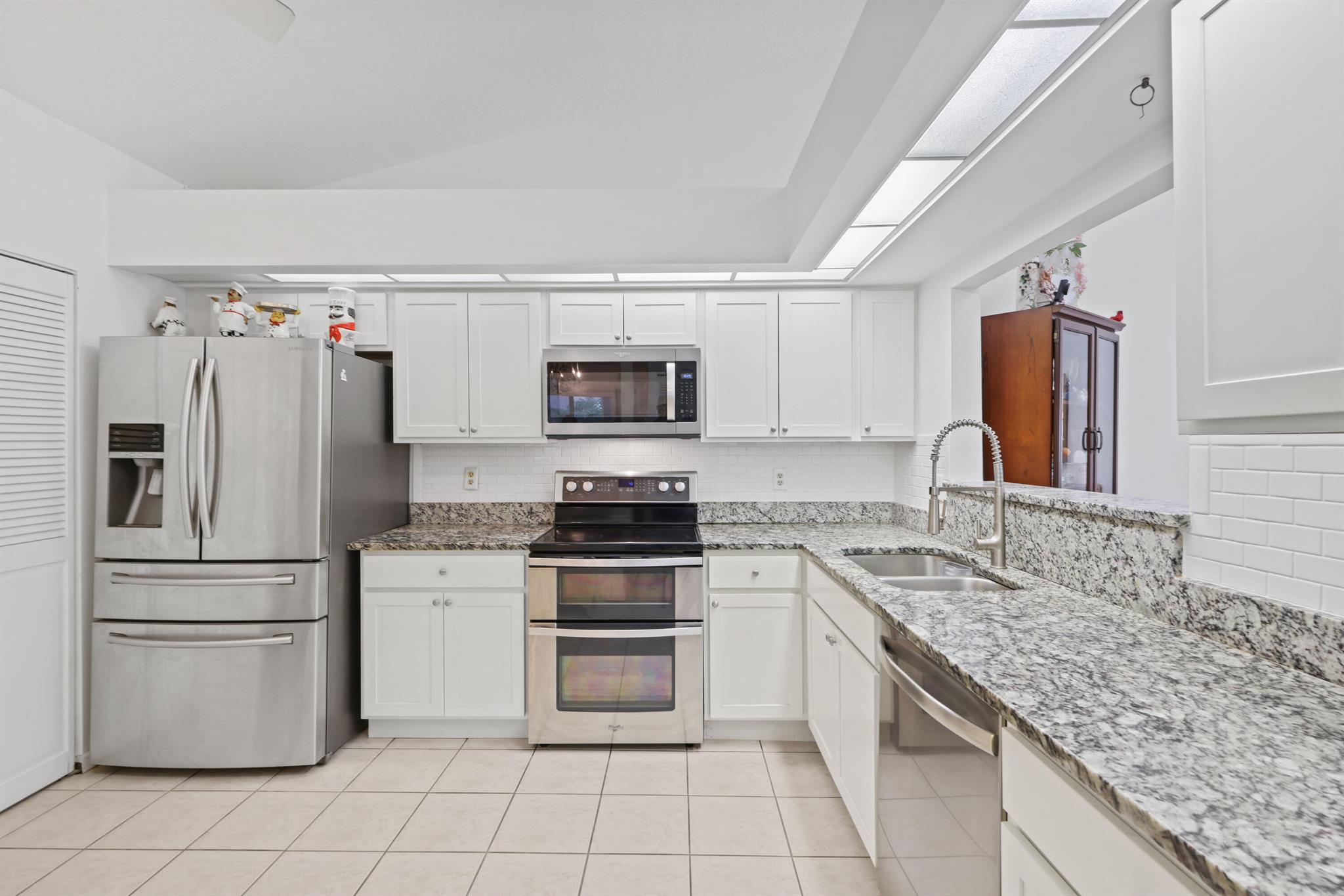 Image to showcase the property located at 703 Sea Oats Drive A-5
