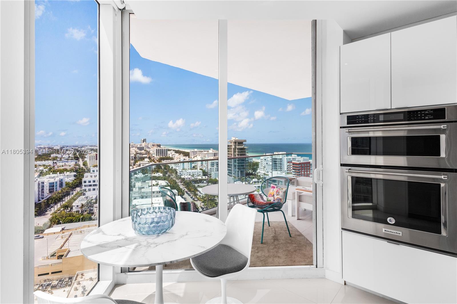 300 S Pointe Dr #2005, Miami Beach FL 33139