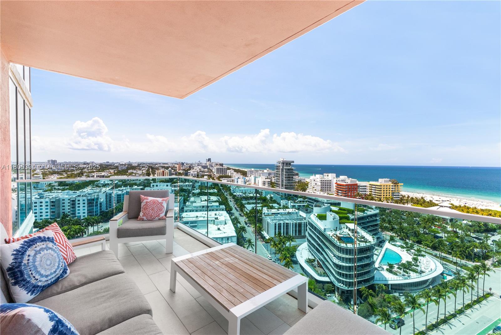 300 S Pointe Dr #2005, Miami Beach FL 33139
