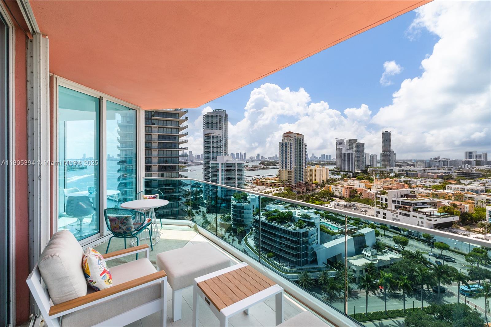 300 S Pointe Dr #2005, Miami Beach FL 33139