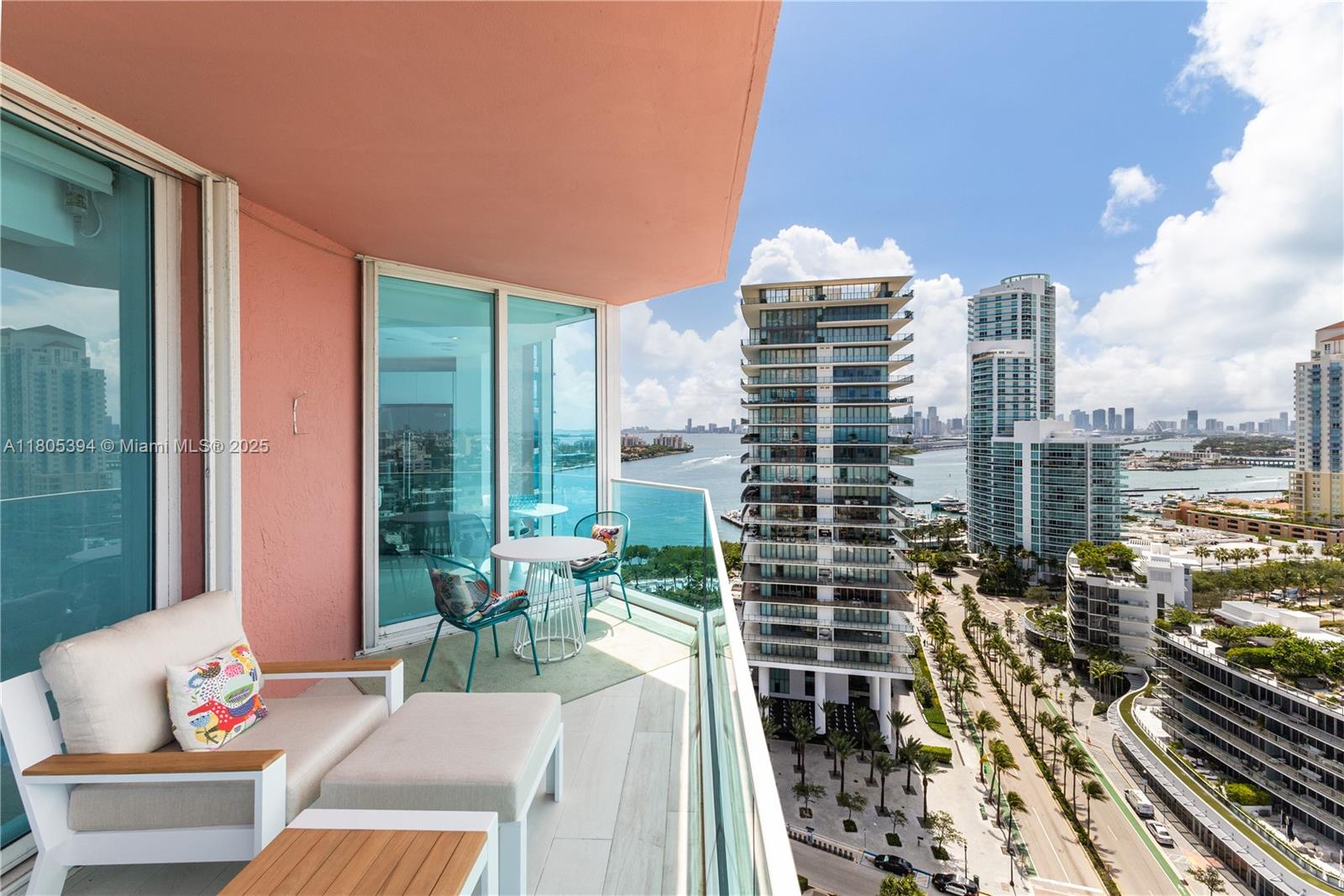 300 S Pointe Dr #2005, Miami Beach FL 33139