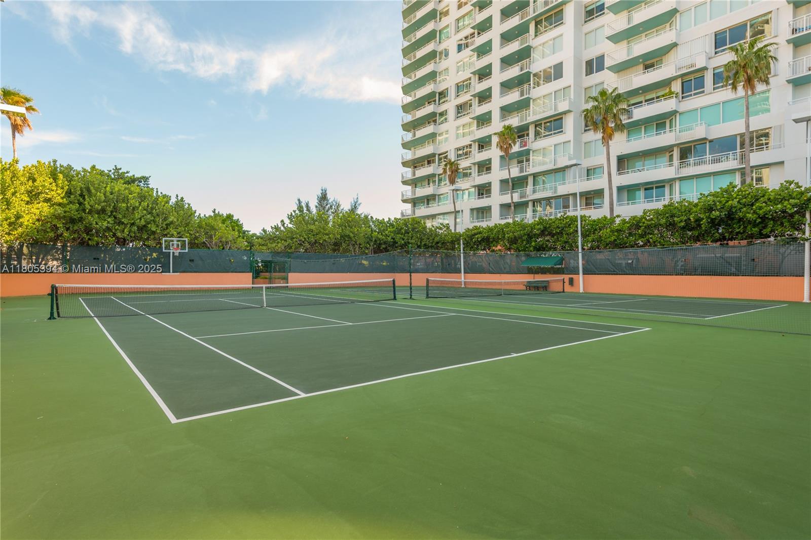 300 S Pointe Dr #2005, Miami Beach FL 33139