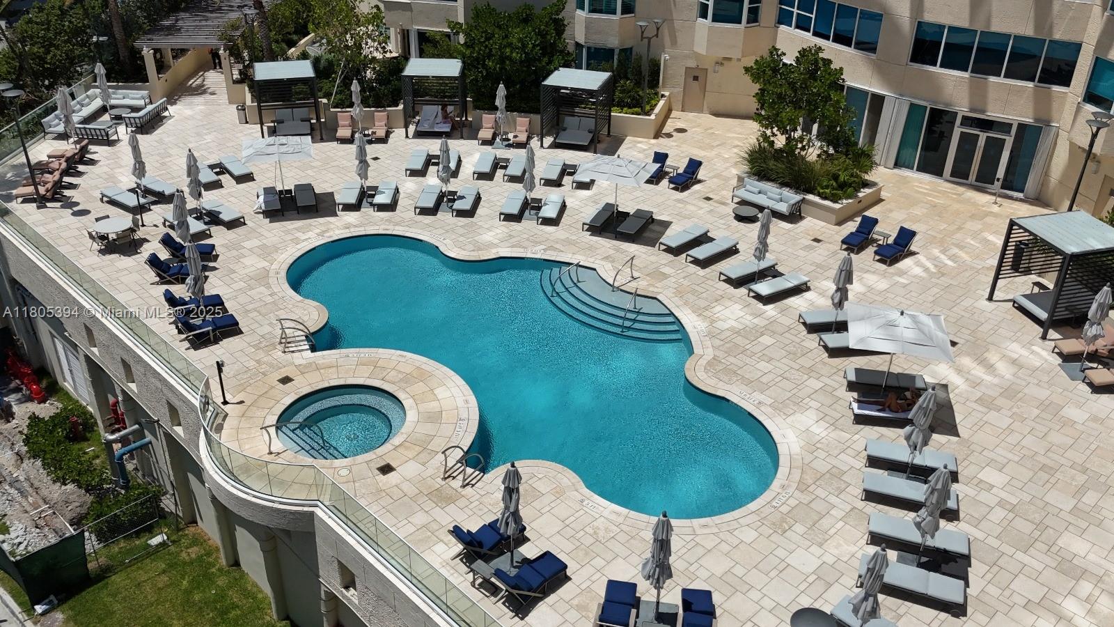 300 S Pointe Dr #2005, Miami Beach FL 33139