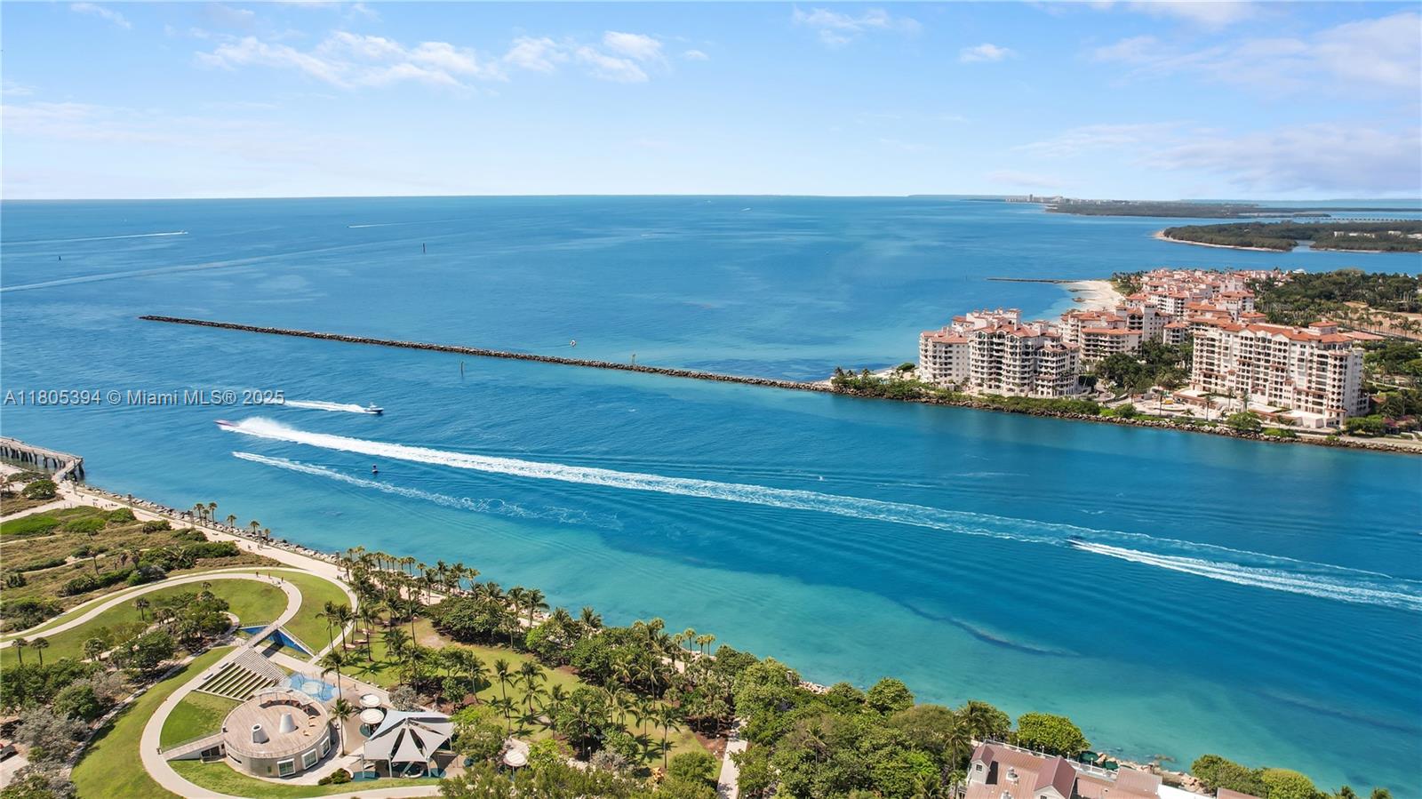 300 S Pointe Dr #2005, Miami Beach FL 33139