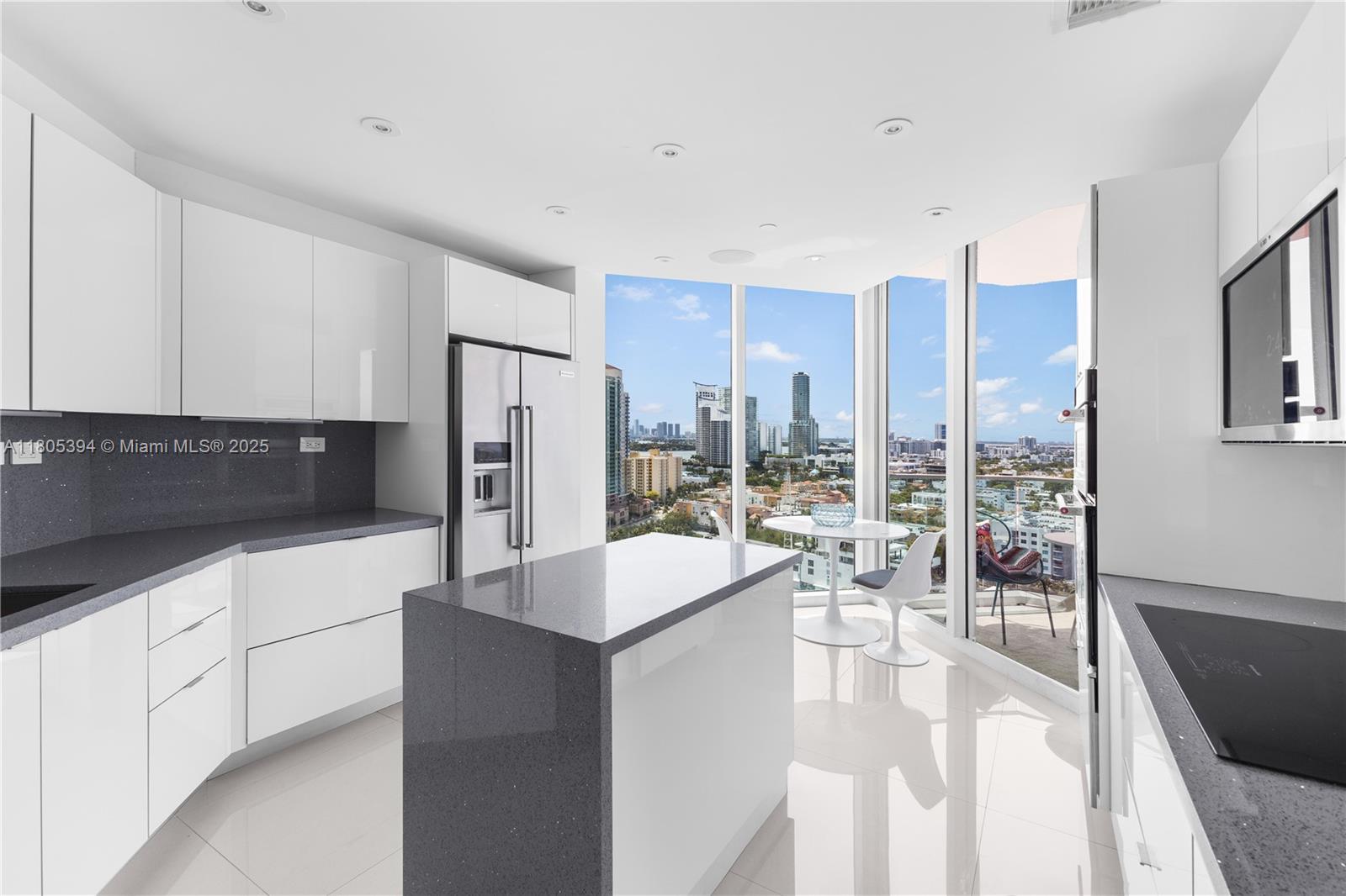 300 S Pointe Dr #2005, Miami Beach FL 33139