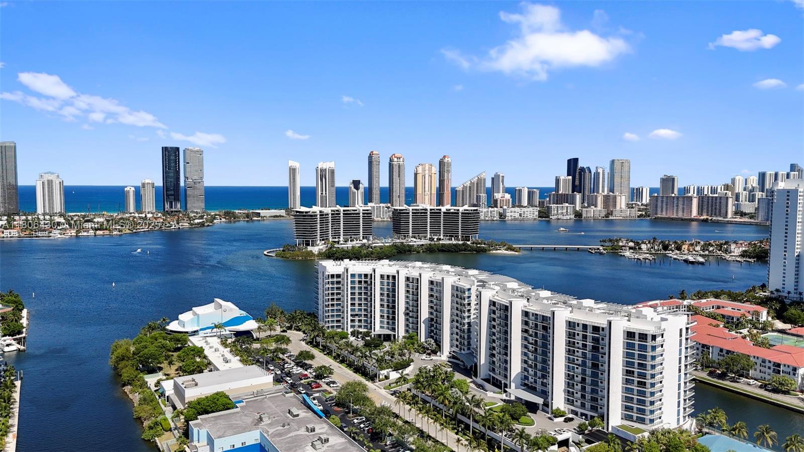 Condo for Sale in Aventura, FL