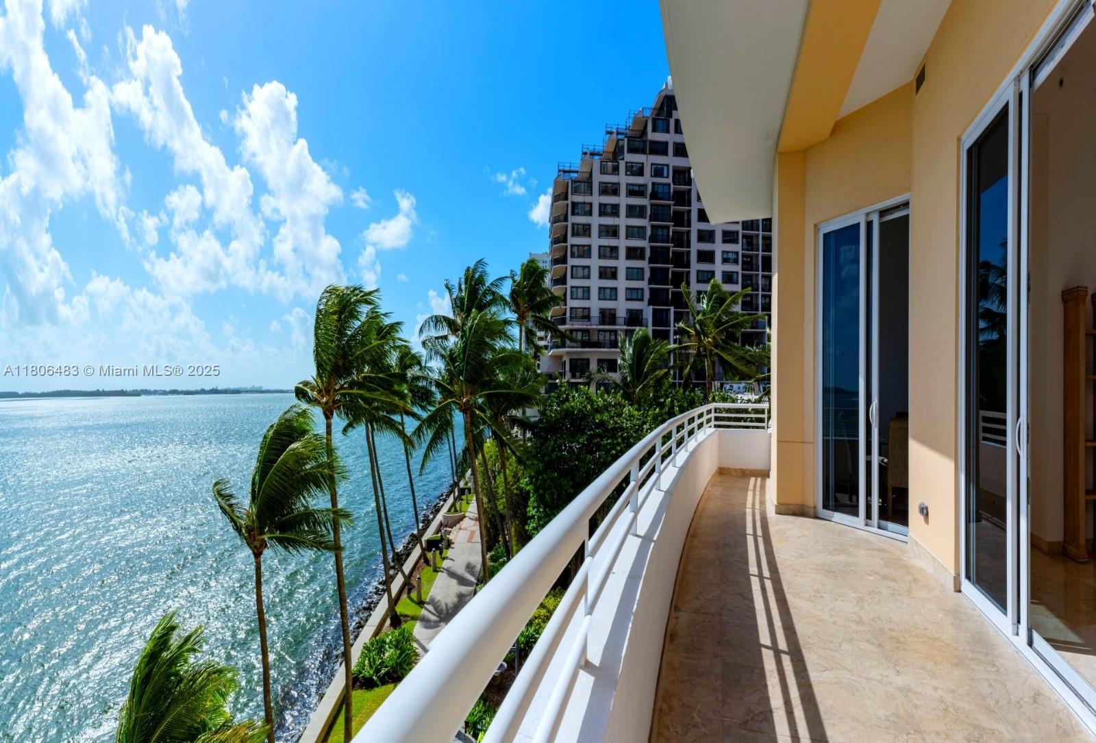 Condo for Sale in Miami, FL