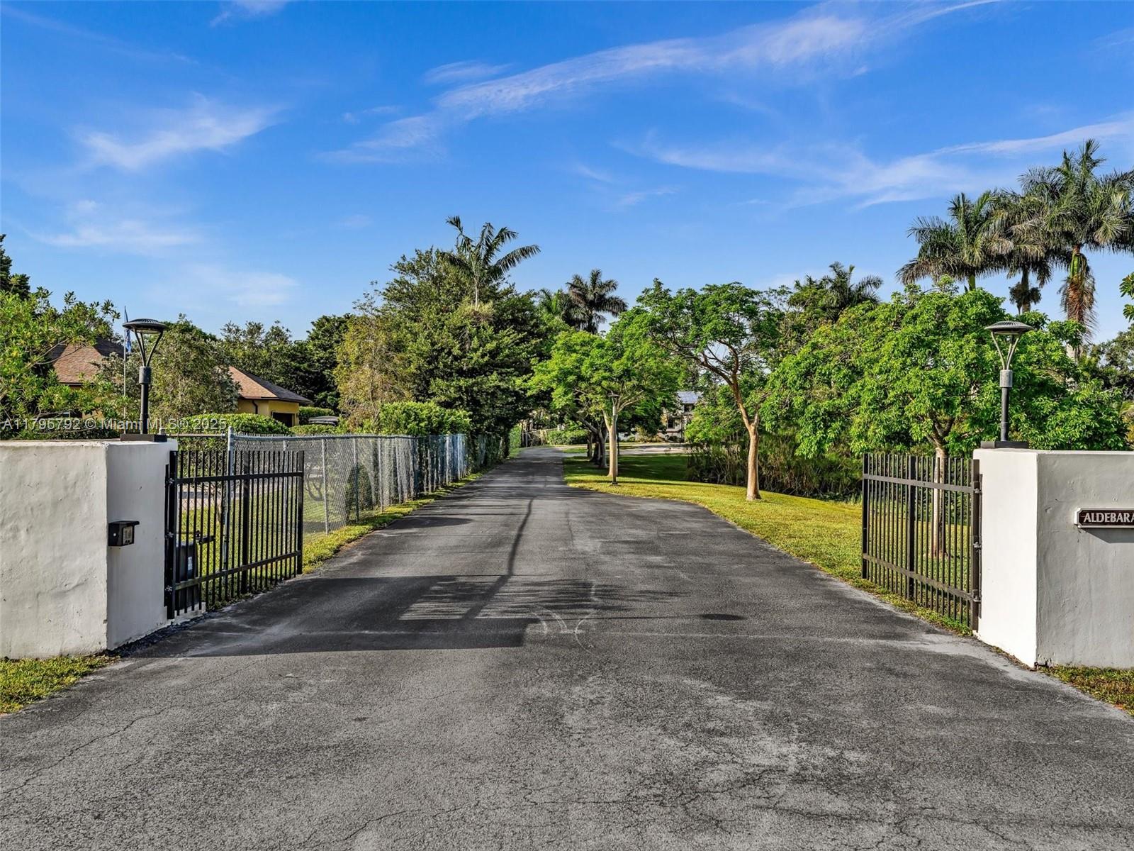 13494 Stirling Rd, Southwest Ranches, Florida image 4