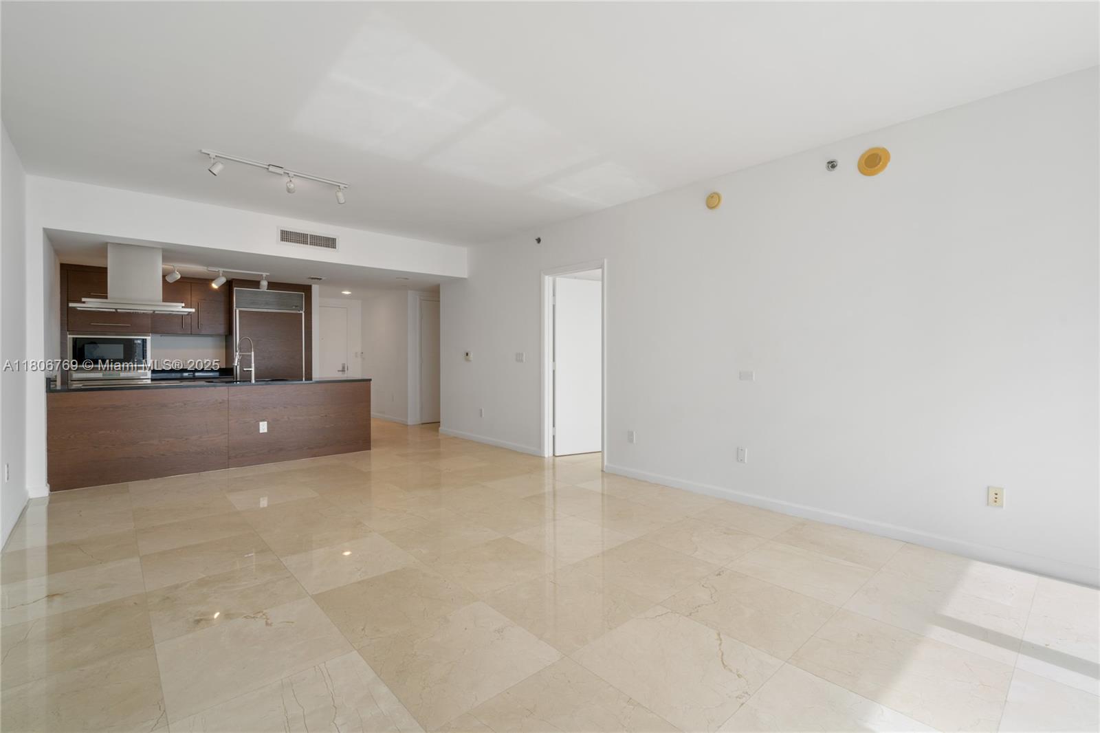 495 Brickell Ave #2709, Miami FL 33131