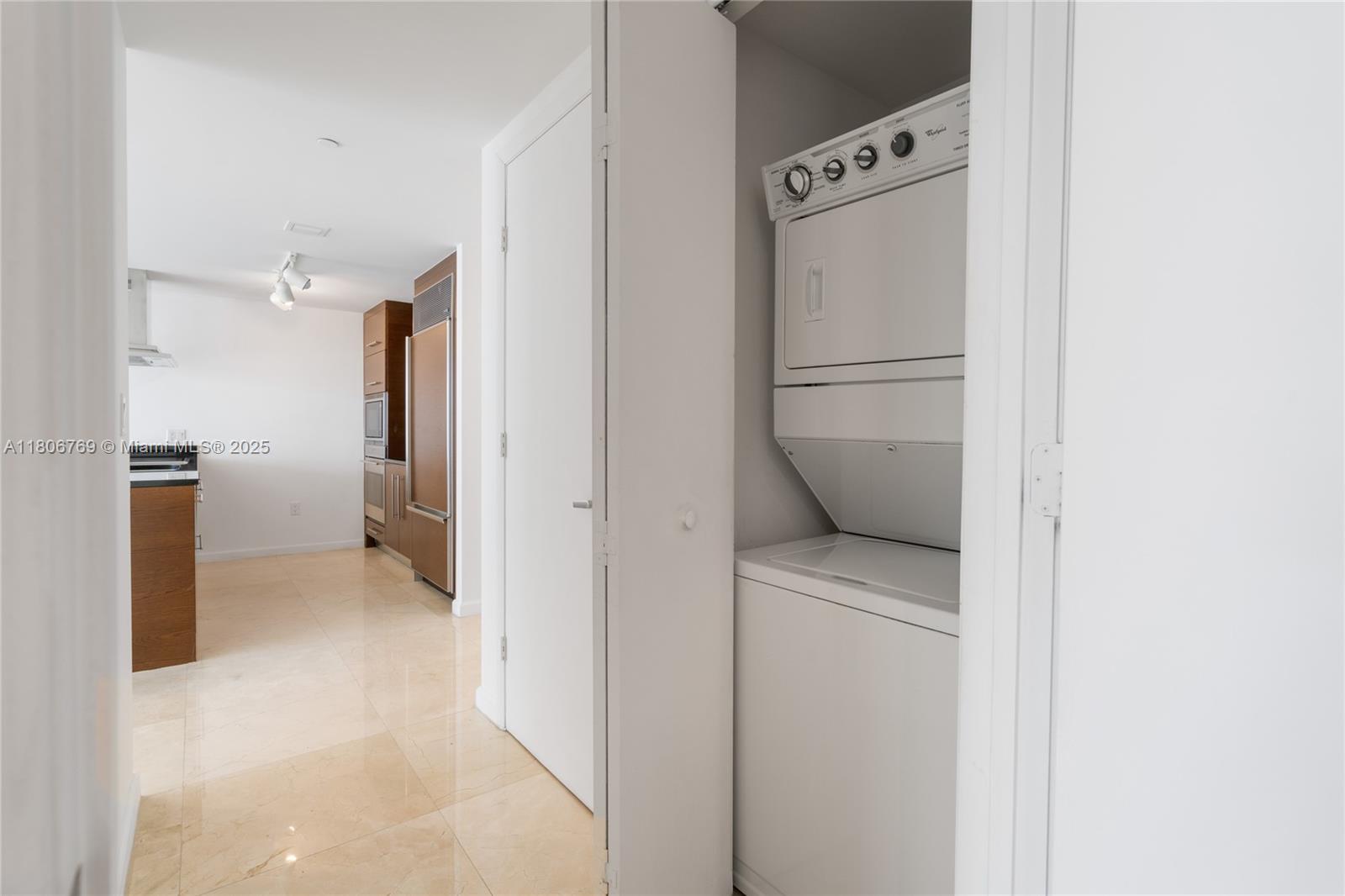 495 Brickell Ave #2709, Miami FL 33131
