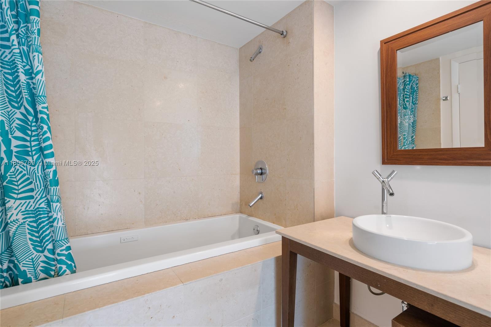 495 Brickell Ave #2709, Miami FL 33131