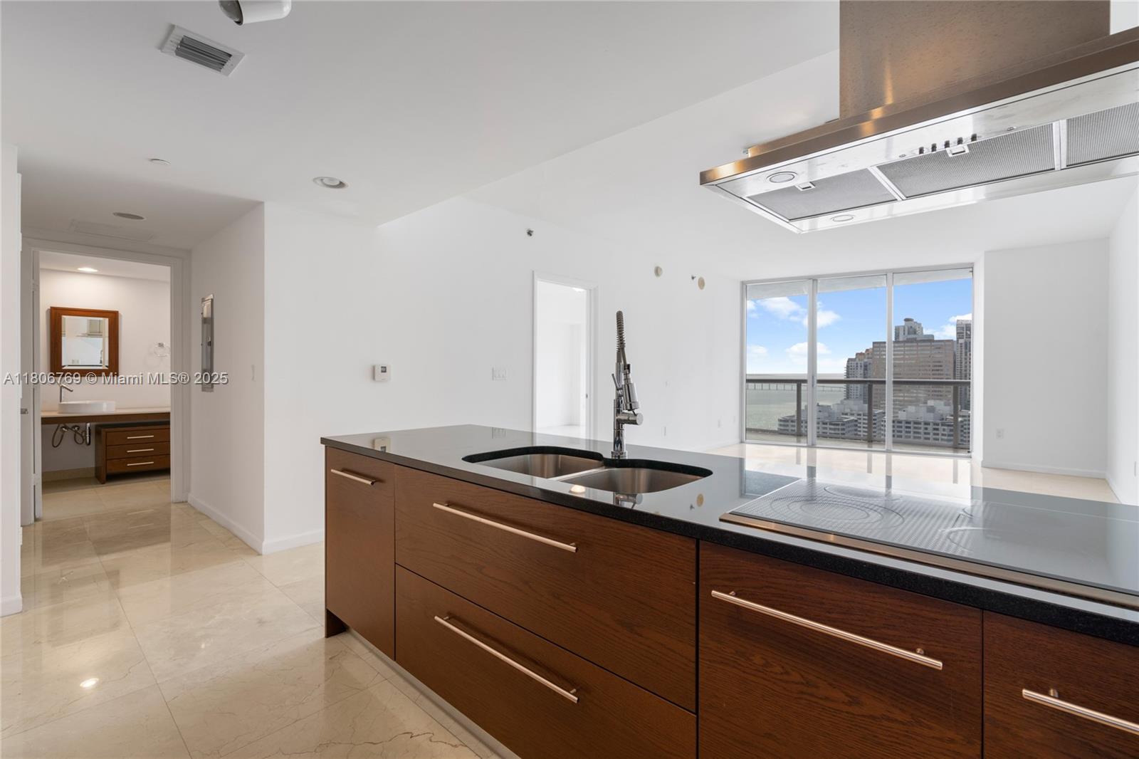 495 Brickell Ave #2709, Miami FL 33131