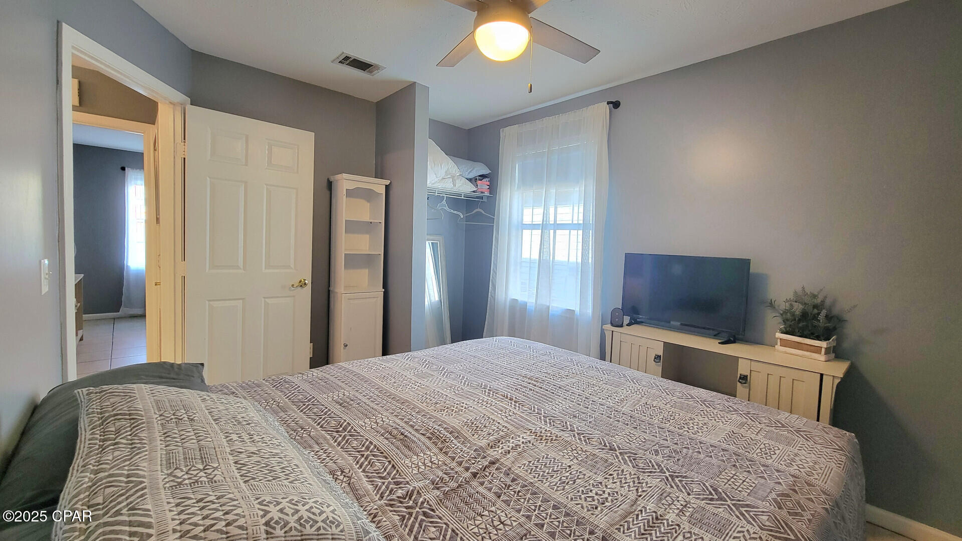 Image 4 For 5705 Beach Drive