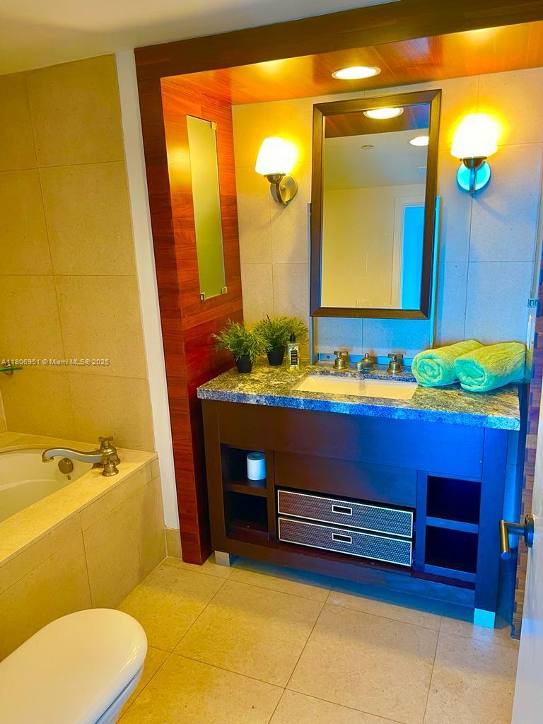 6801 Collins Ave #C1115, Miami Beach FL 33141