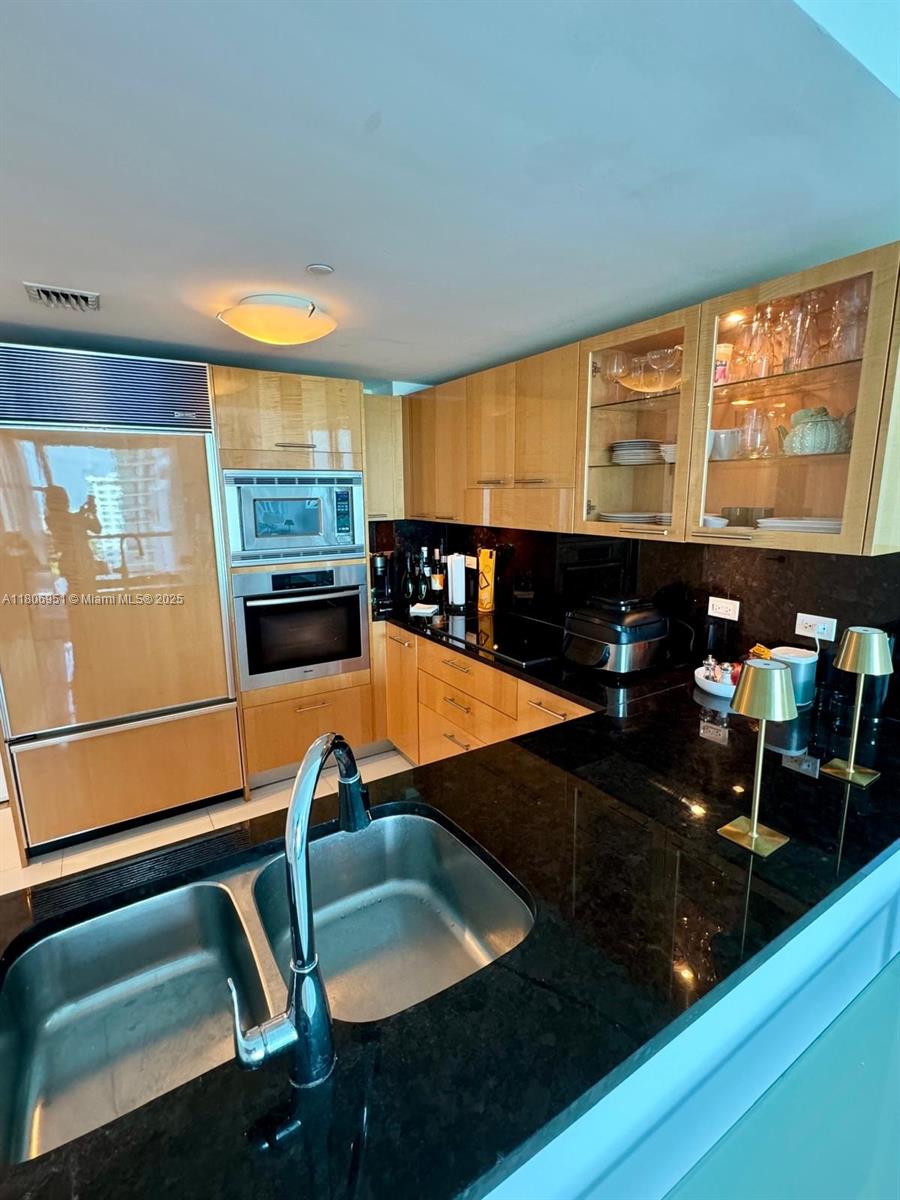 6801 Collins Ave #C1115, Miami Beach FL 33141