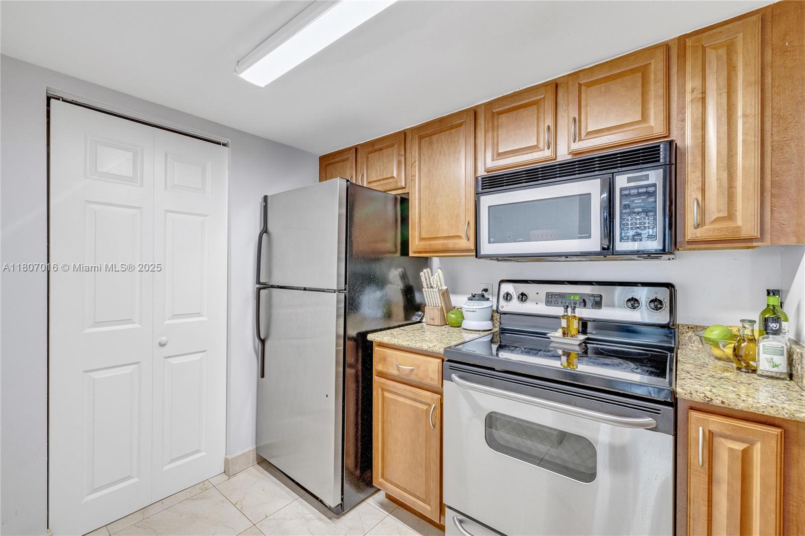 770 Claughton Island Dr #1409, Miami FL 33131