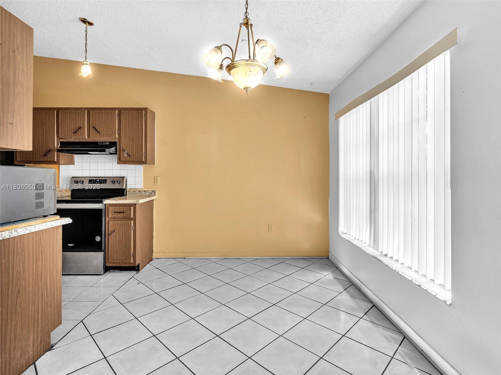 3034 NW 204 Terrace, Miami Gardens, Florida image 4