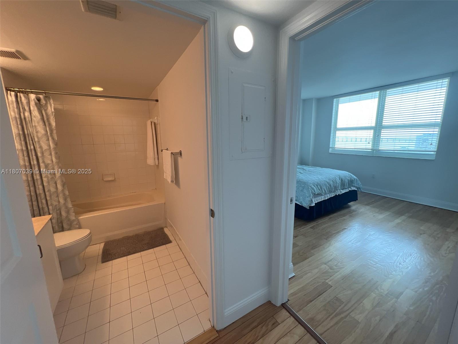 1155 Brickell Bay Dr #1505, Miami FL 33131