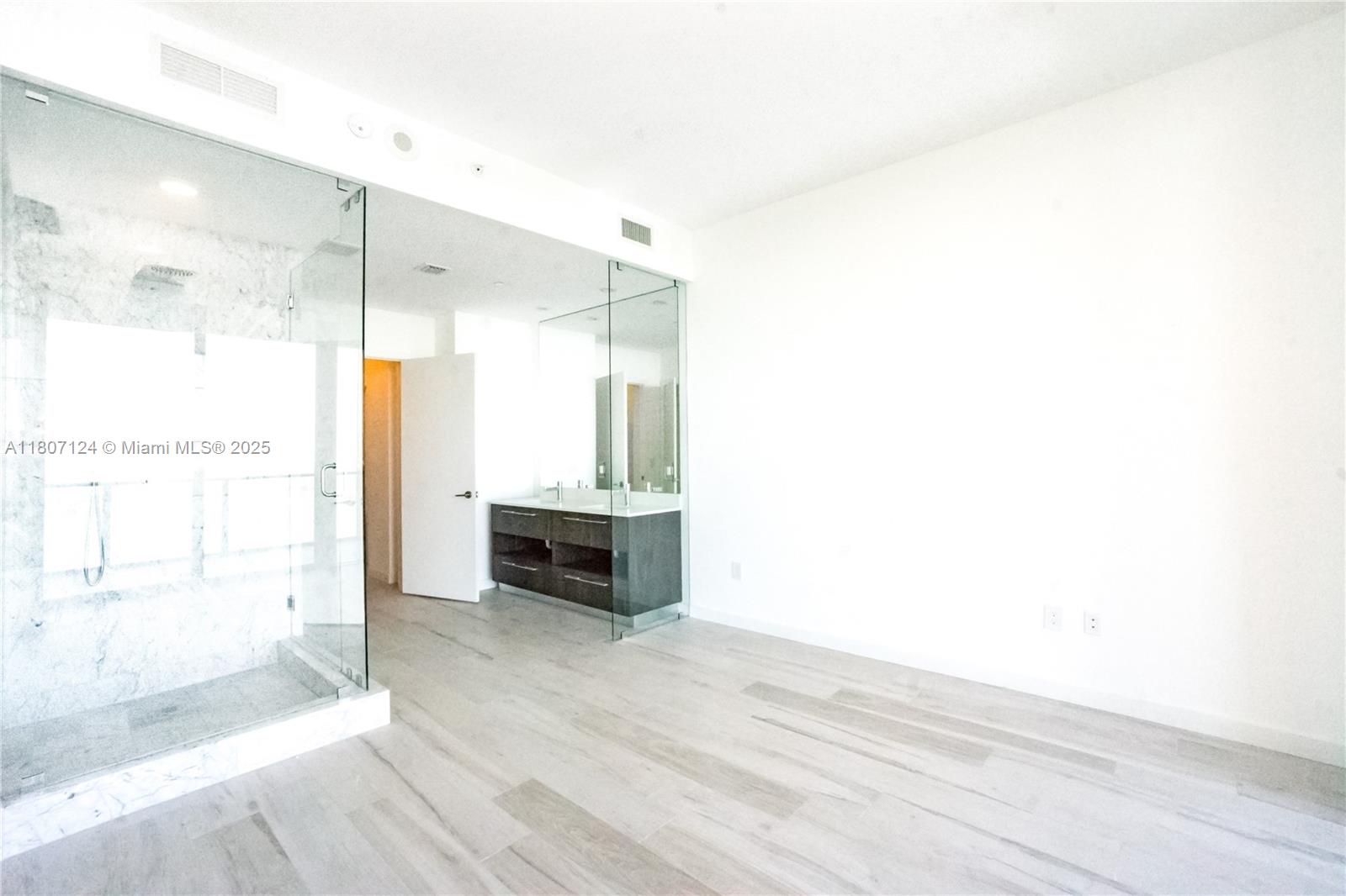 480 NE 31st St #2906, Miami FL 33137