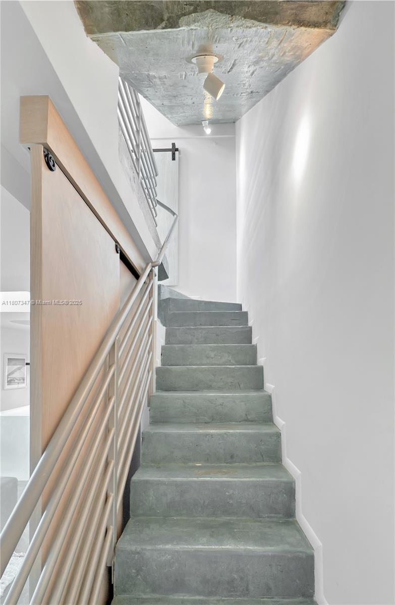 734 Michigan Ave 7