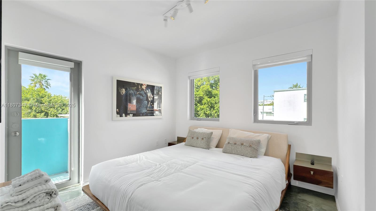 734 Michigan Ave 7