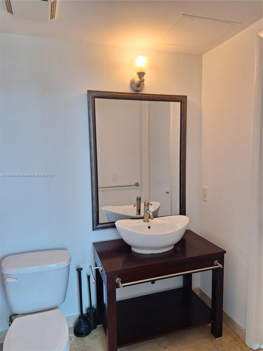 350 S Miami Ave #3708, Miami FL 33130