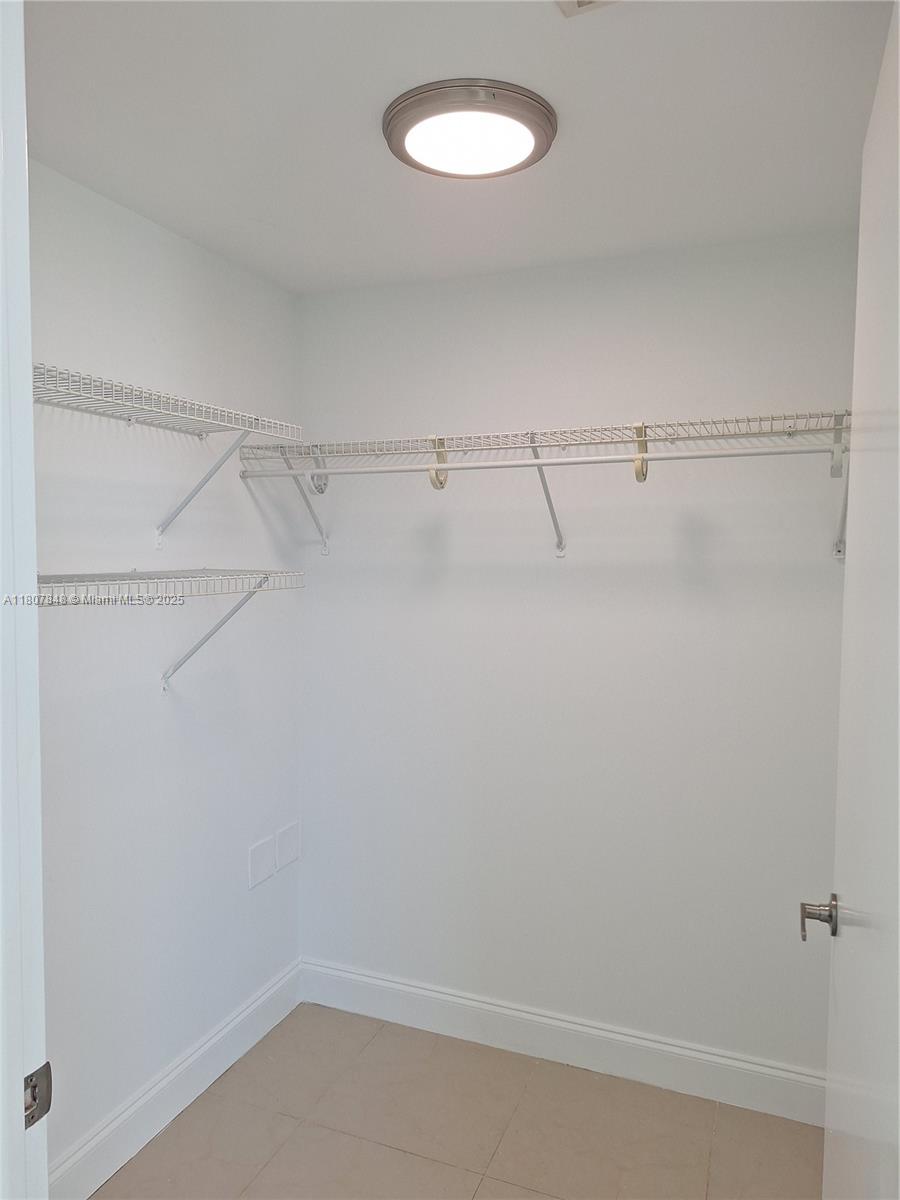 350 S Miami Ave #3708, Miami FL 33130